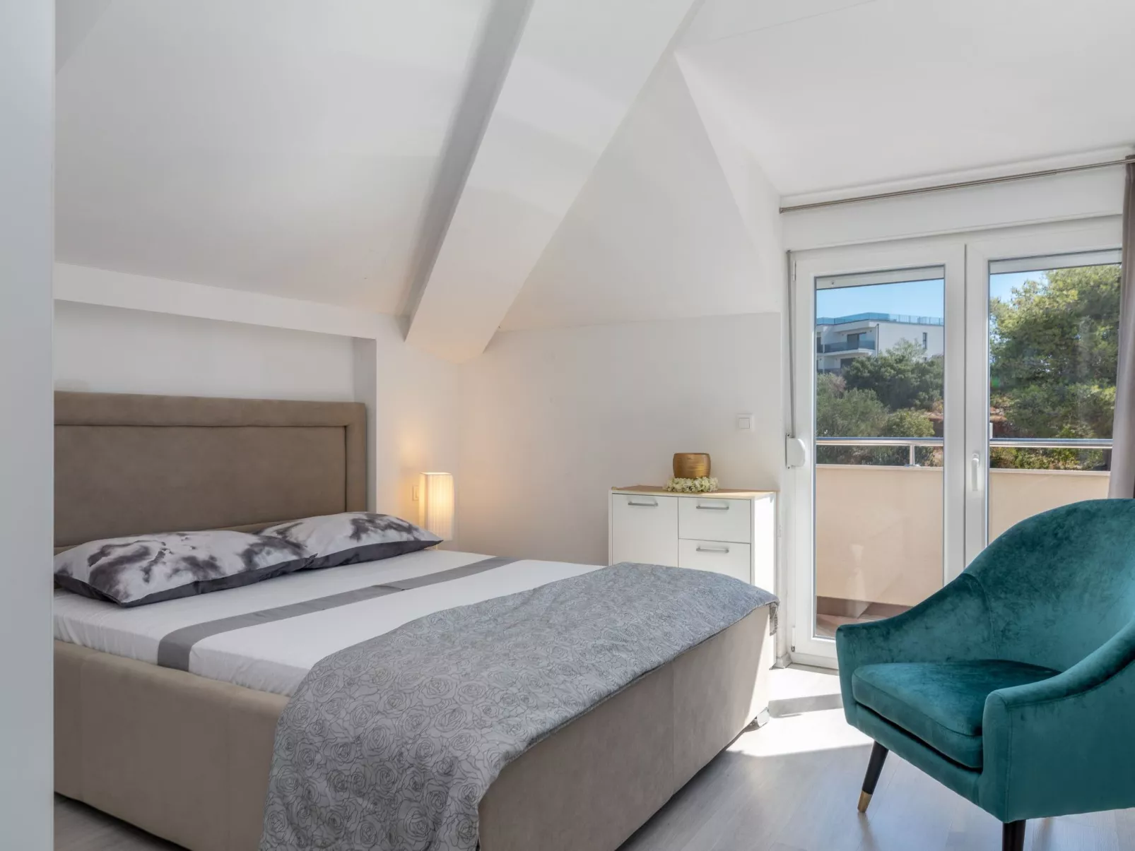 Moderne Ferienwohnung mit Gartennutzung, einem g