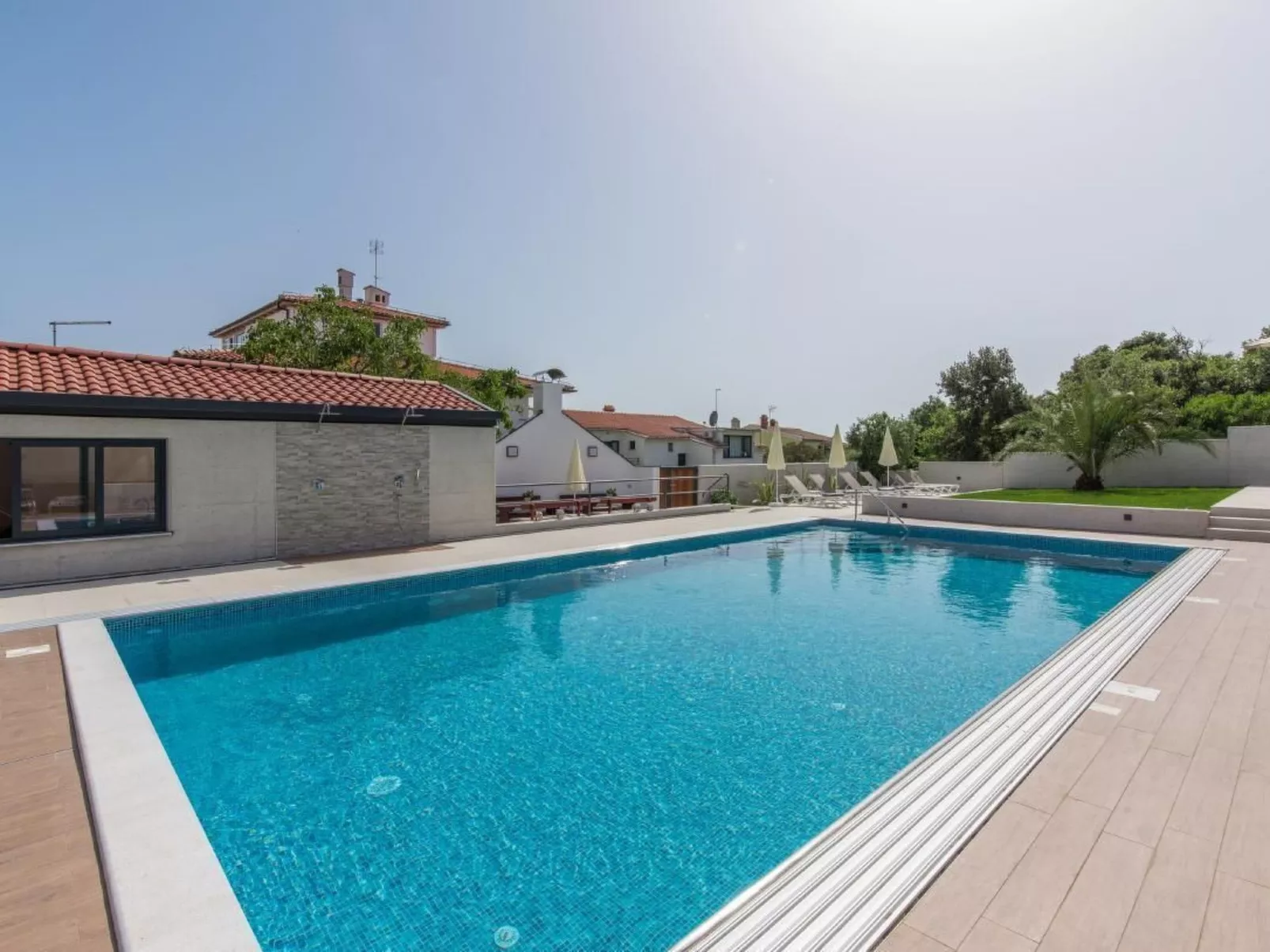 Wohnung in Pjescana Uvala mit Terrasse und Garte