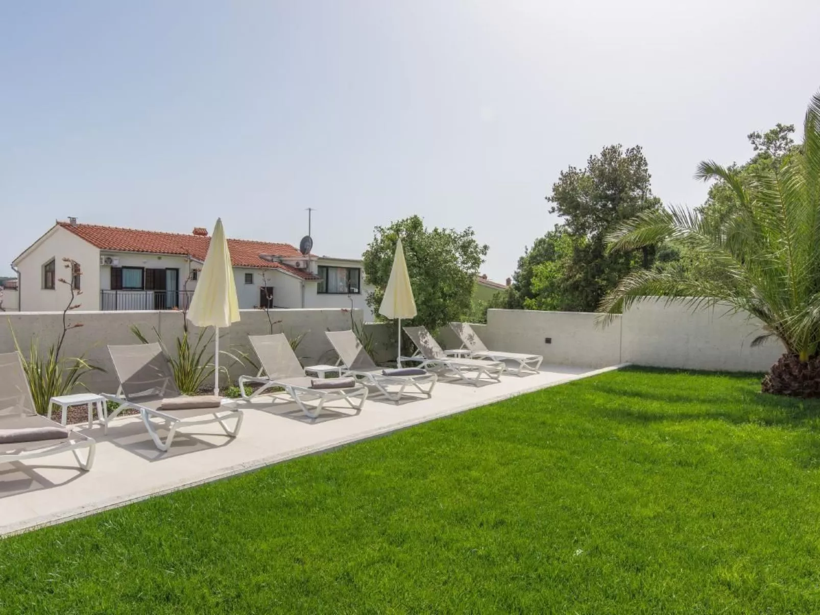 Wohnung mit gemeinschaftlichem Pool und Grill