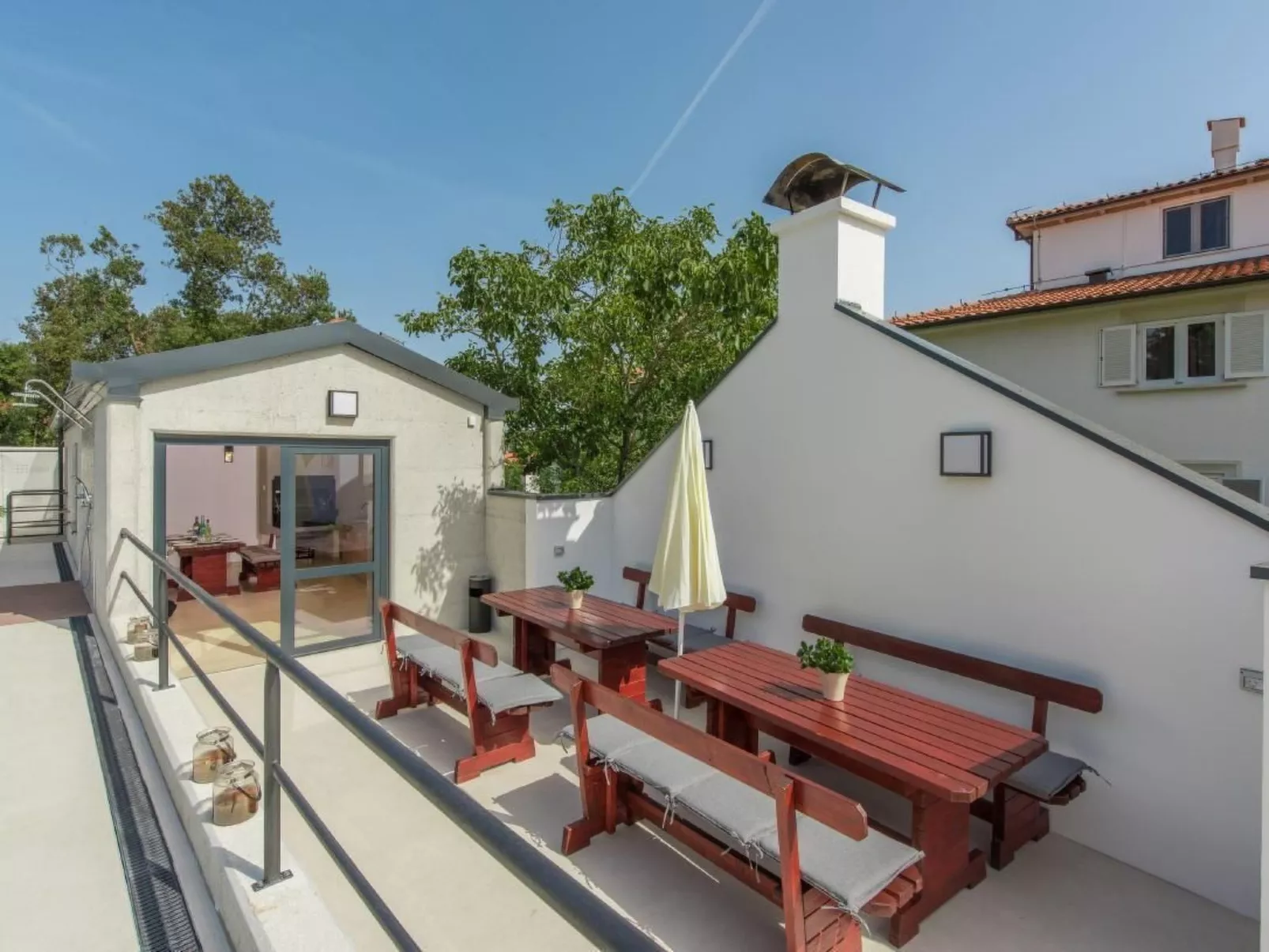 Wohnung in Pjescana Uvala mit Großer Terrasse