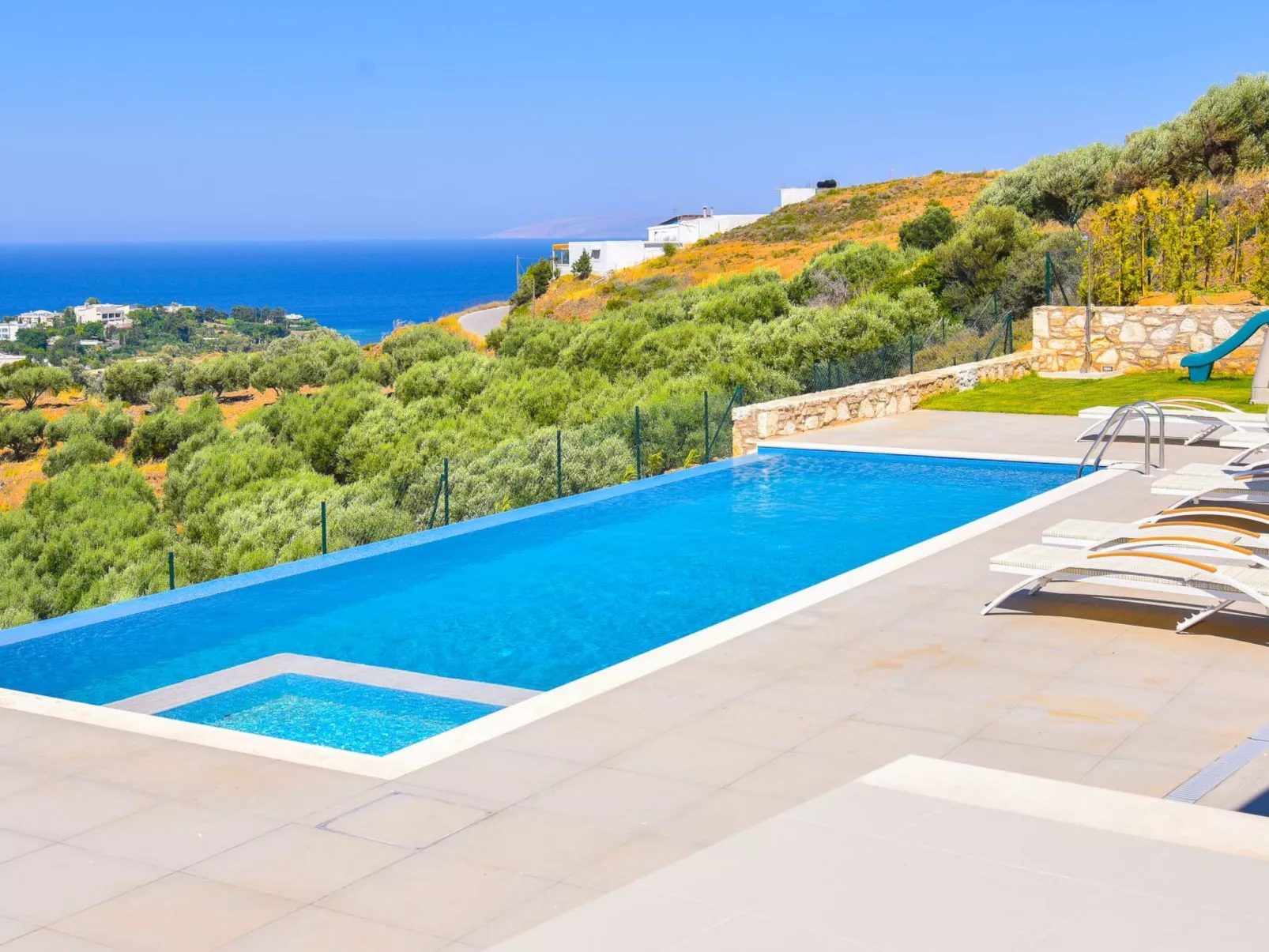"Villa Kallia" mit Infinity-Pool