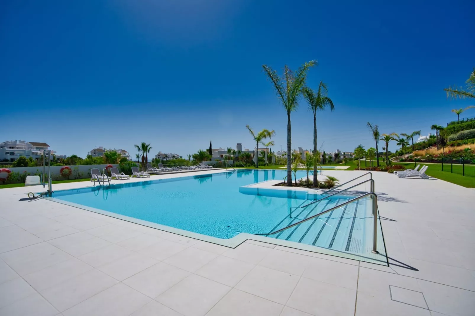 Elegant 2-Bedroom Apartment | Alcazaba Lagoon 1112