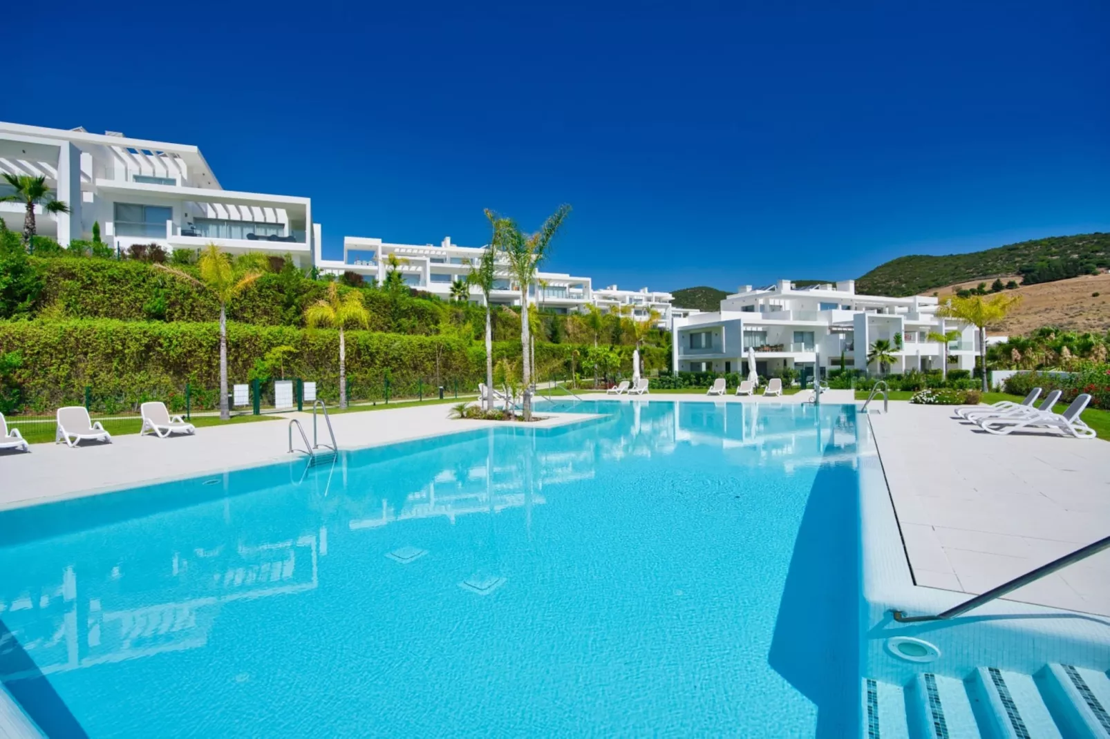 Stylish 2-Bed Apartment | Alcazaba Lagoon (303)