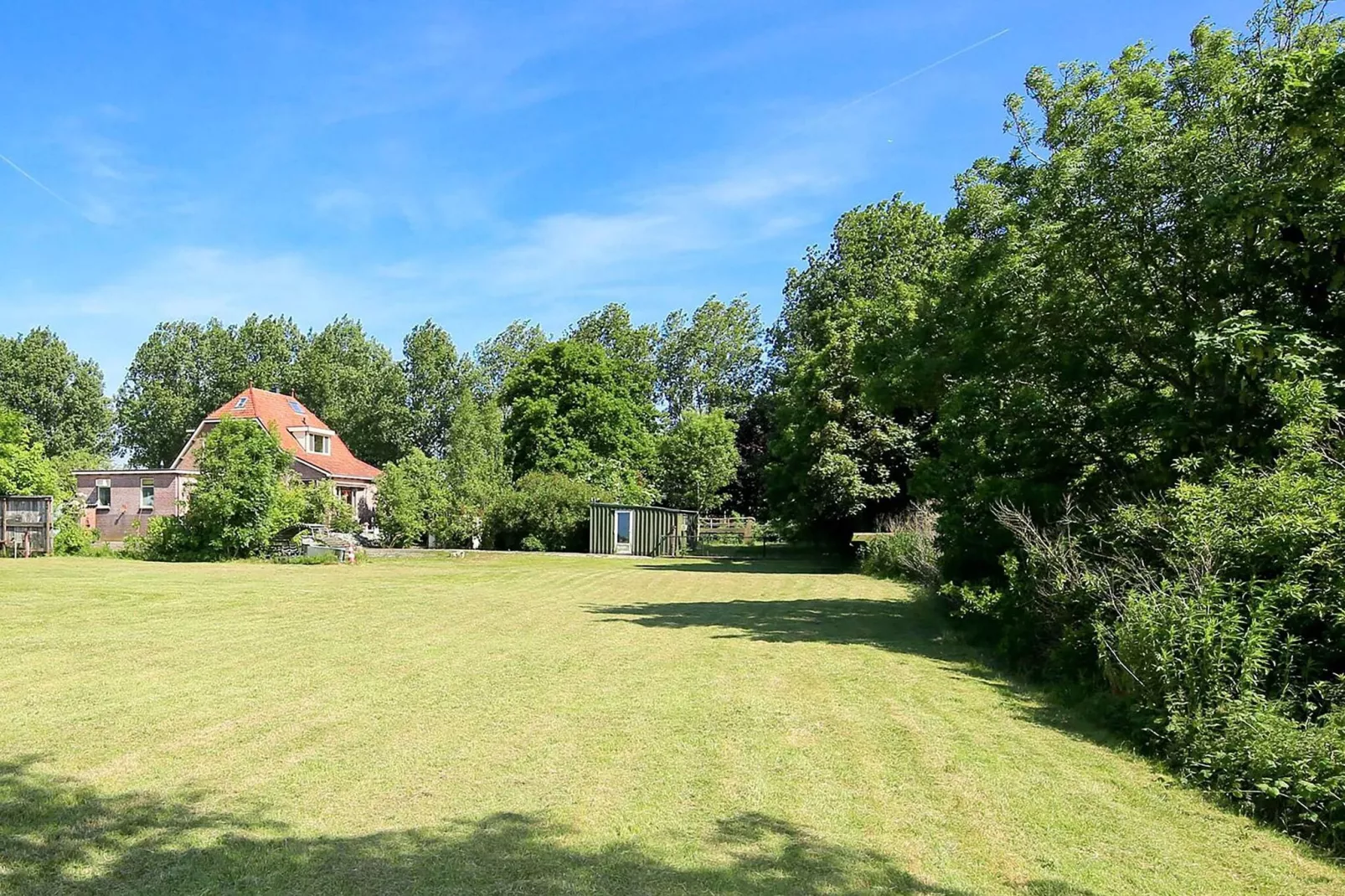 Karakteristiek landhuis met sauna-Tuinen zomer