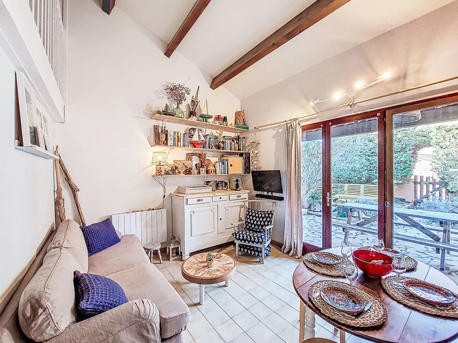 Santa Marina - Binnen