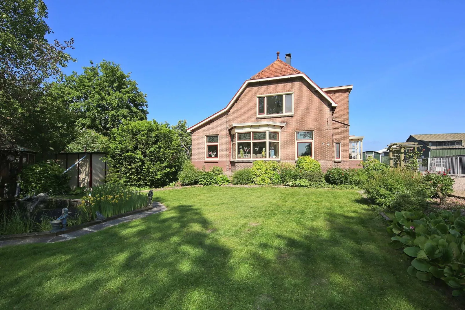 Karakteristiek landhuis met sauna-Tuinen zomer