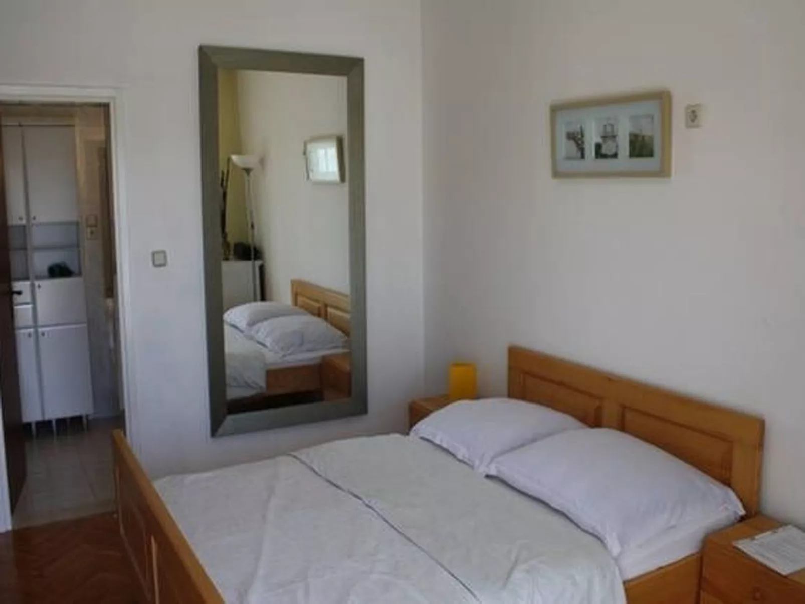 Erdgeschoss Doppelbettzimmer 25m² mit geräumiger Terrasse und Meerblick Villa M
