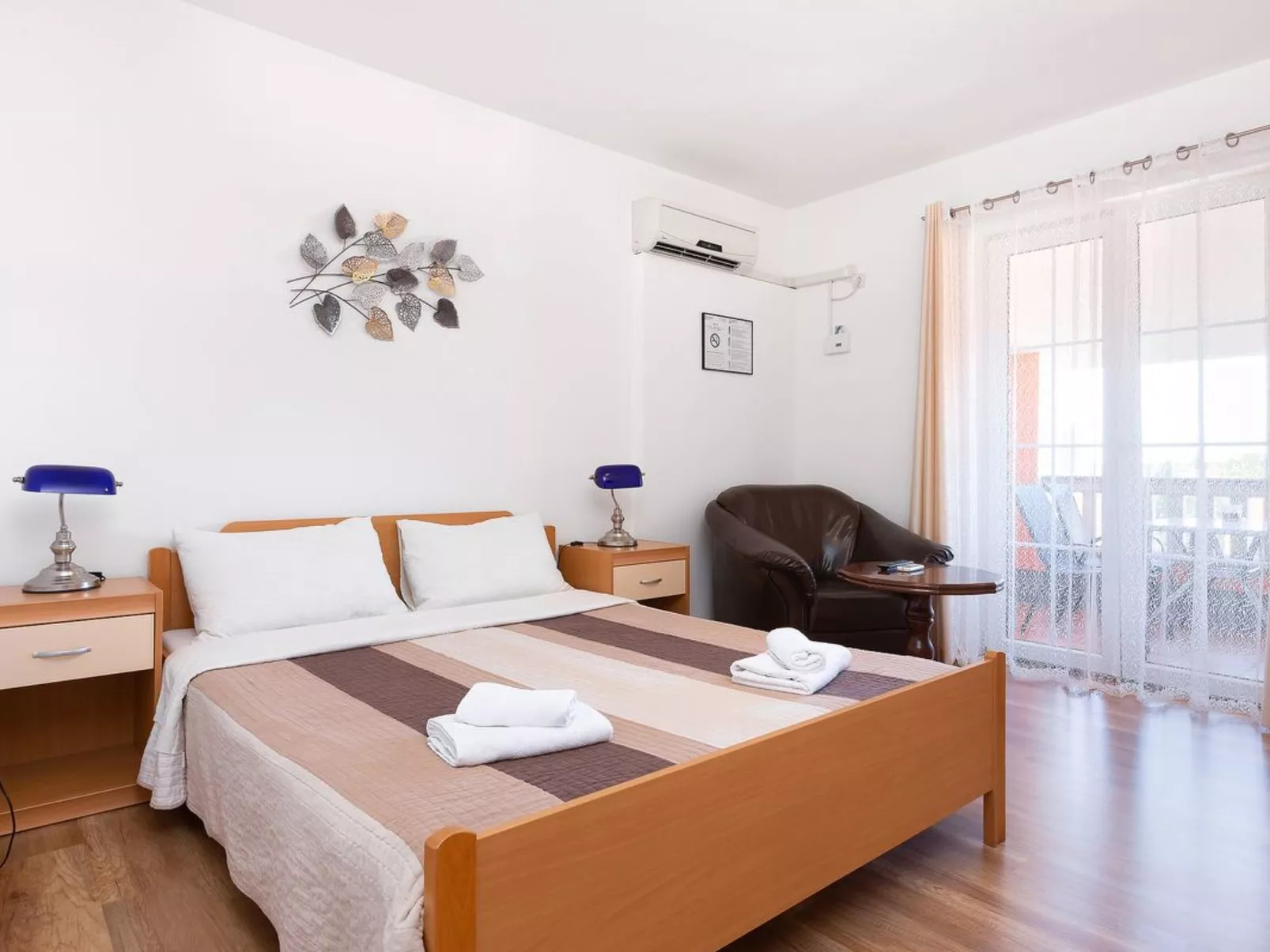 Ferienzimmer mit Terrasse