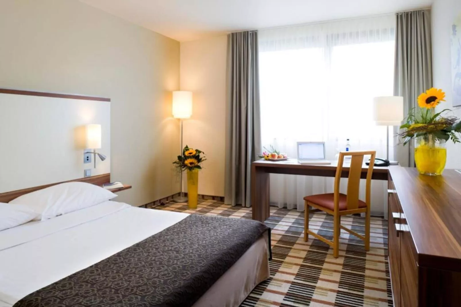 STANDARD DOUBLE ROOM