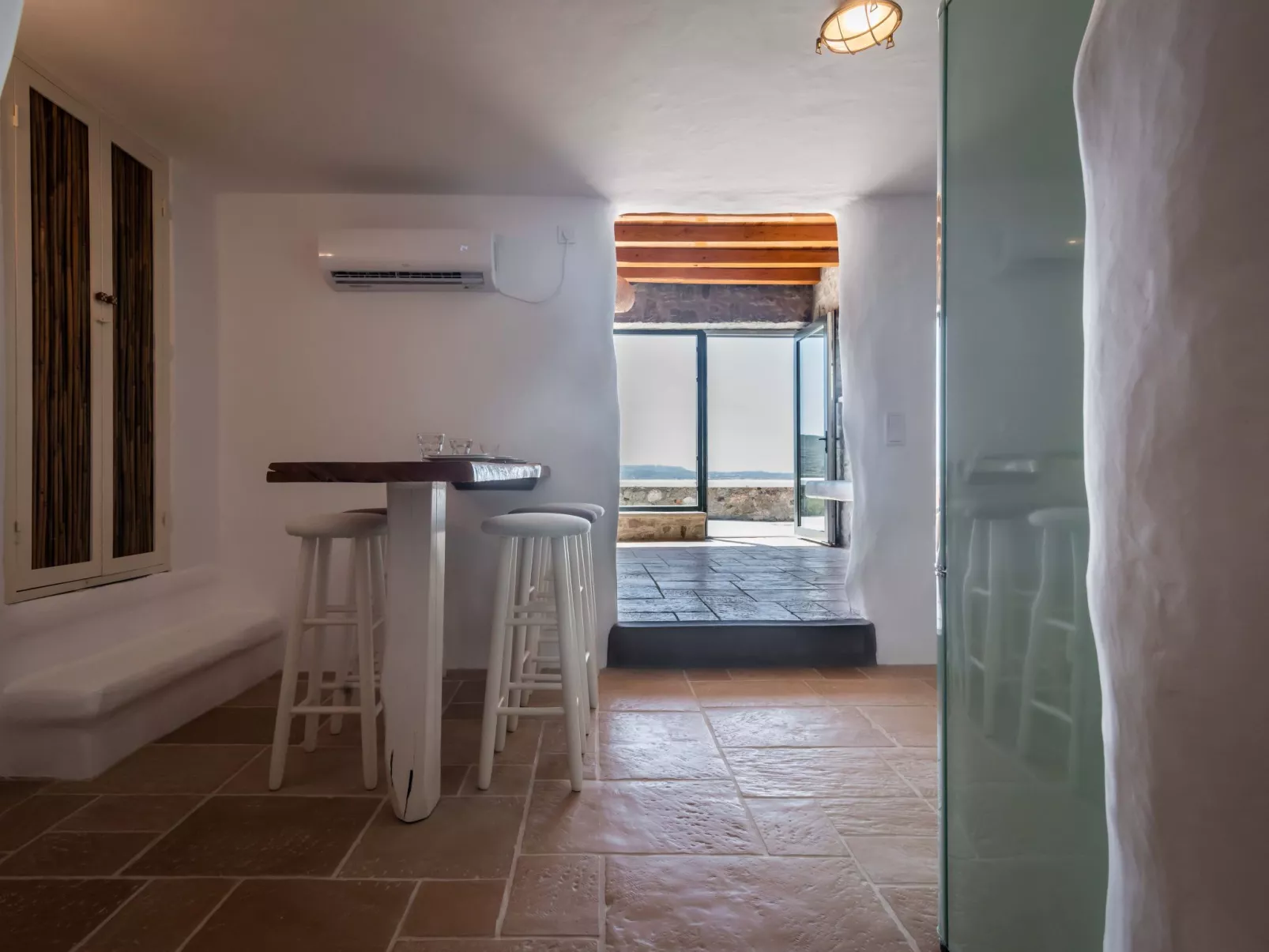 PETRA RESIDENCE MINI POOL SPA MILOS