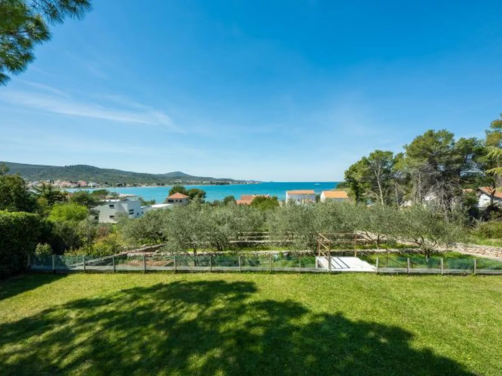 Villa Barotul with pool