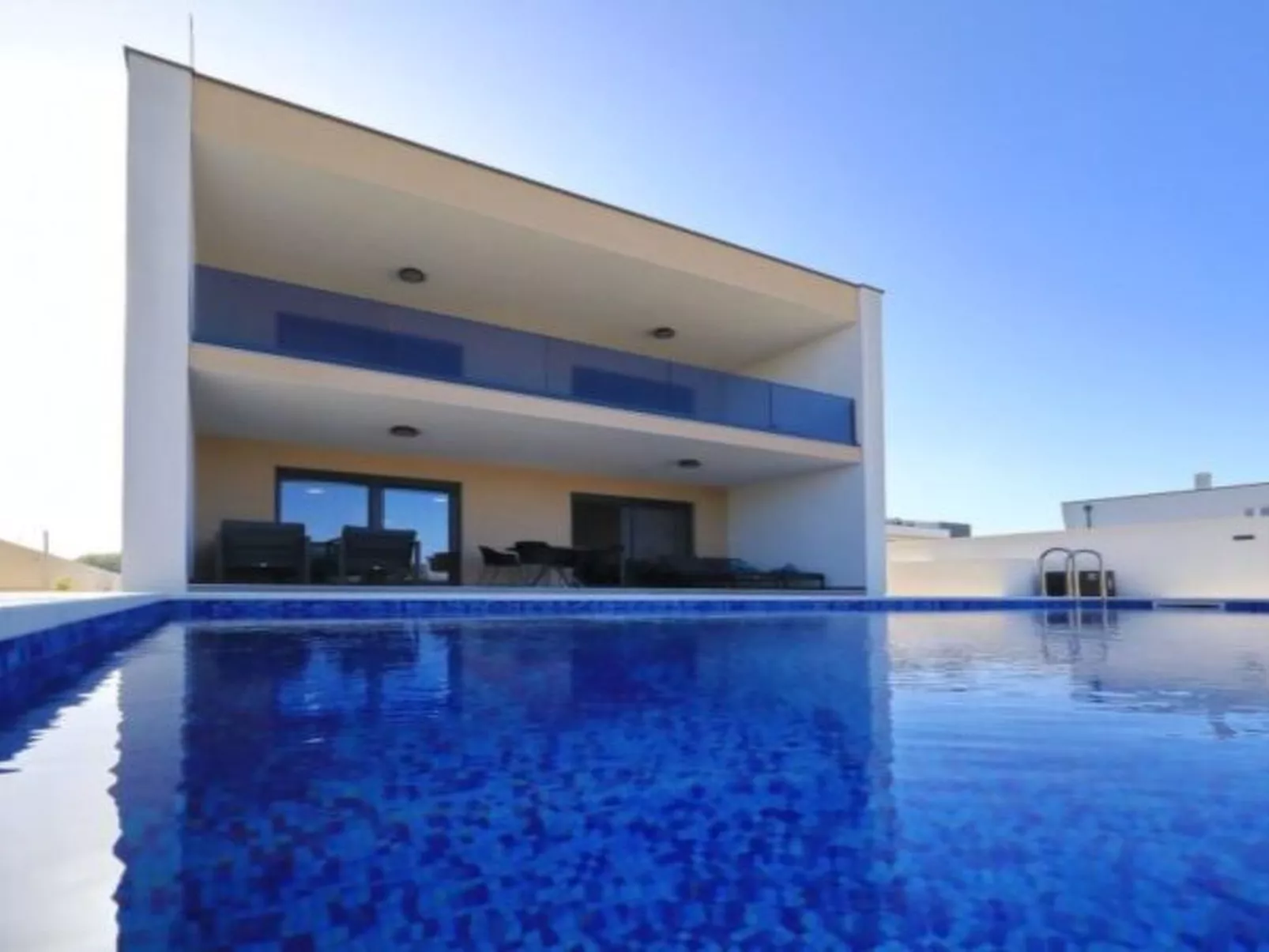 Villa Good Vibes with heated pool