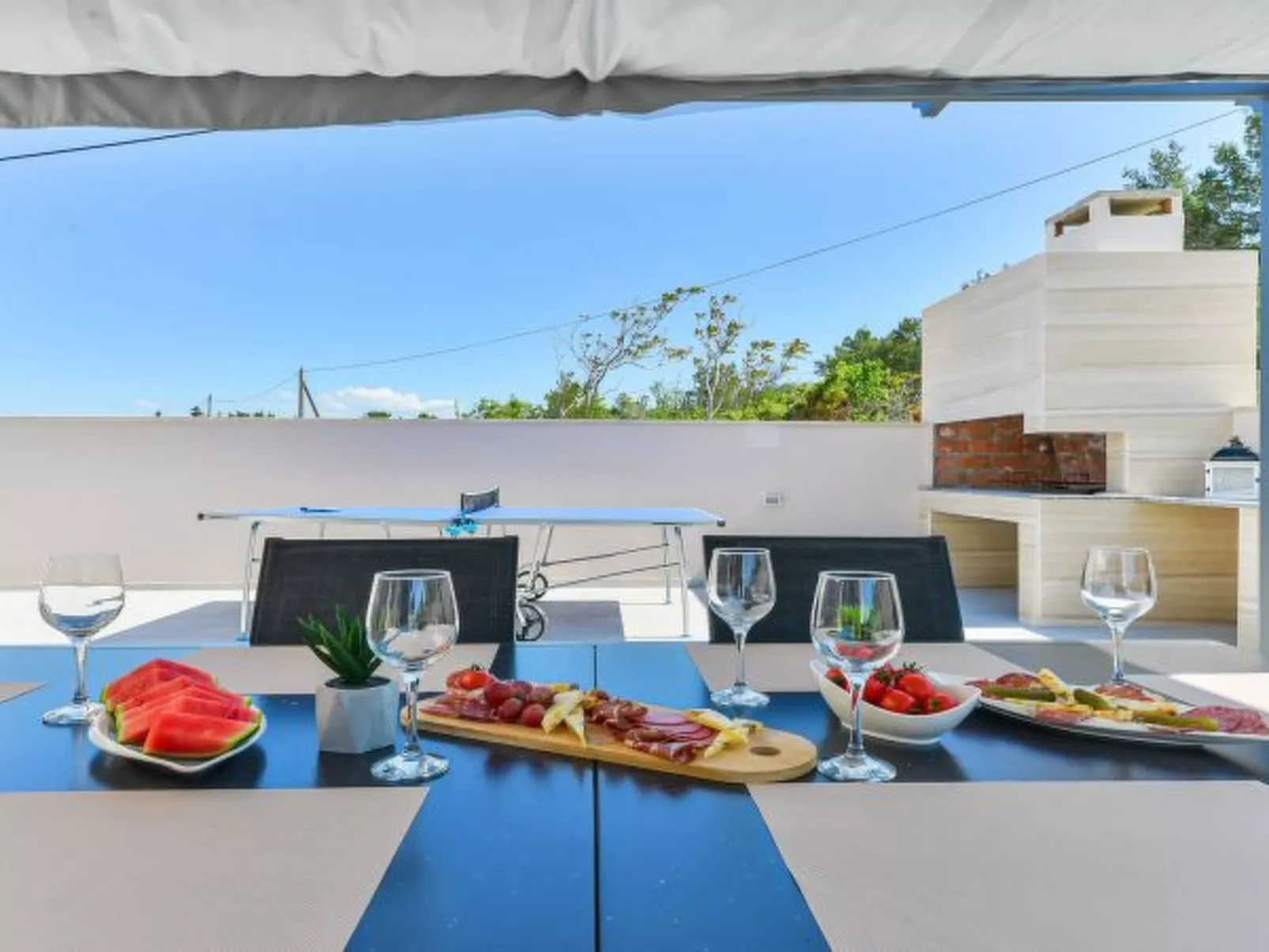 Villa Zariva with pool and panoramic mountain and