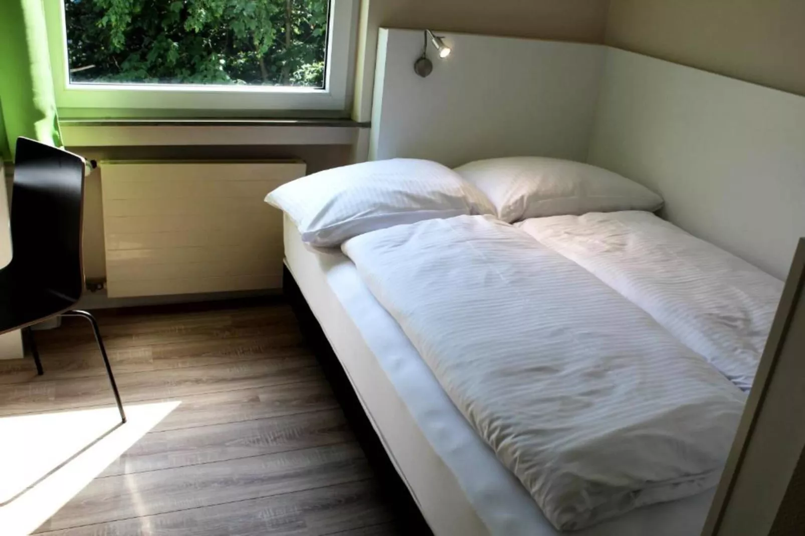 Double Room with Balcony - Slaapkamer