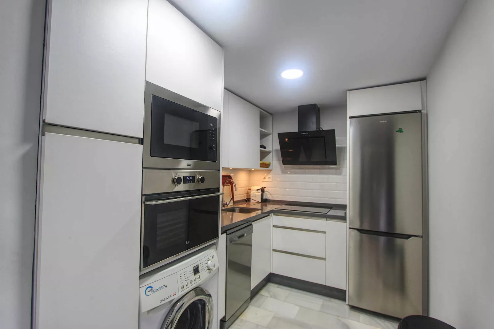 1079 - FRONTLINE PUERTO BANUS APARTMENT