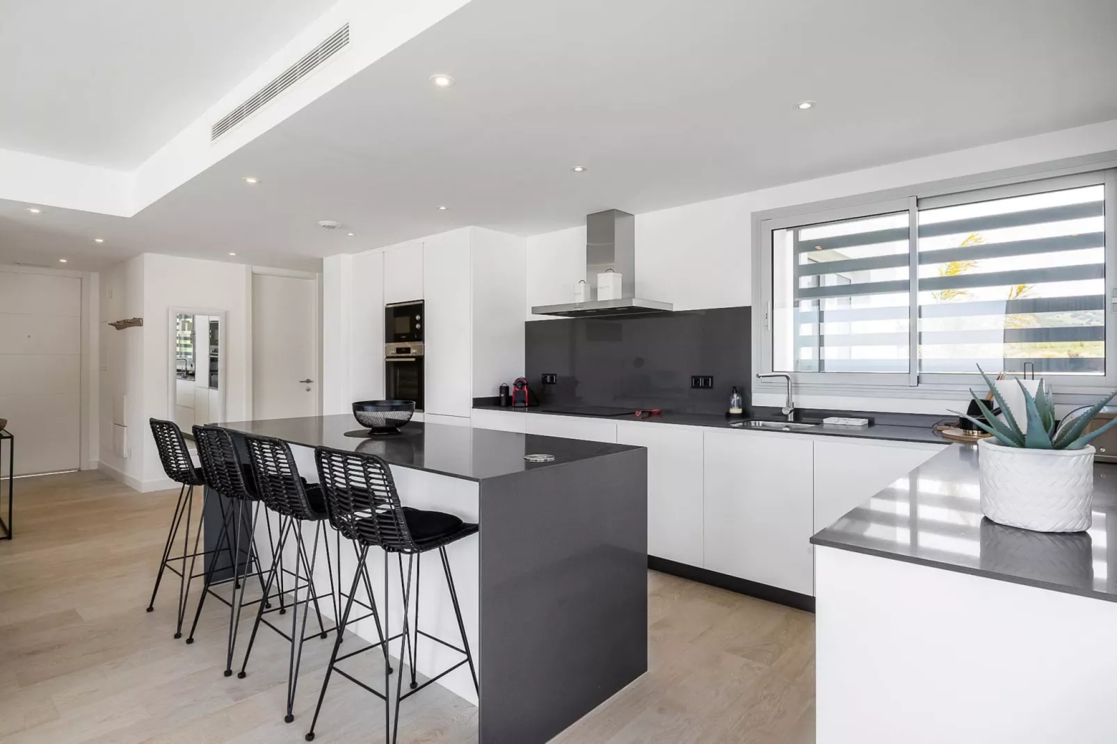 Stylish 3-Bed Apartment | Alcazaba Lagoon 1514