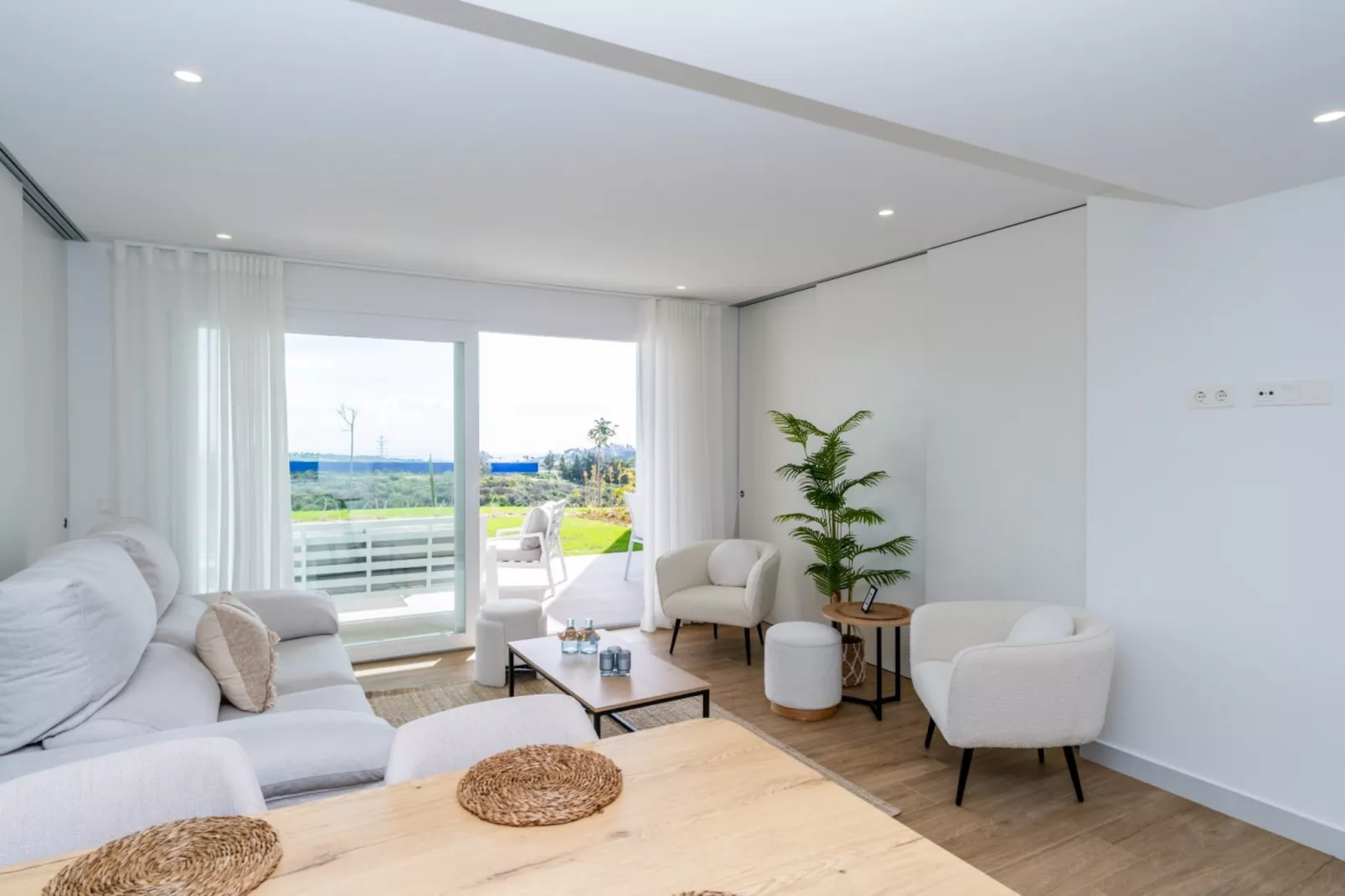 AL4-1901 ESTEPONA - APARTMENT - ALCAZABA LAGOON