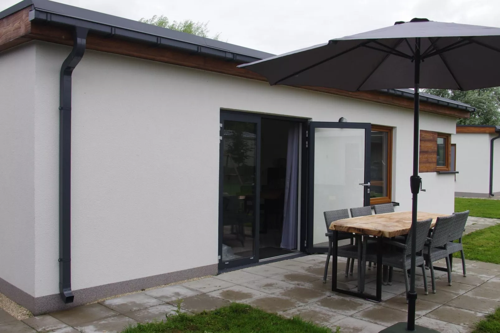 Holland Chalet Park Hensbroek 8-Terrasbalkon