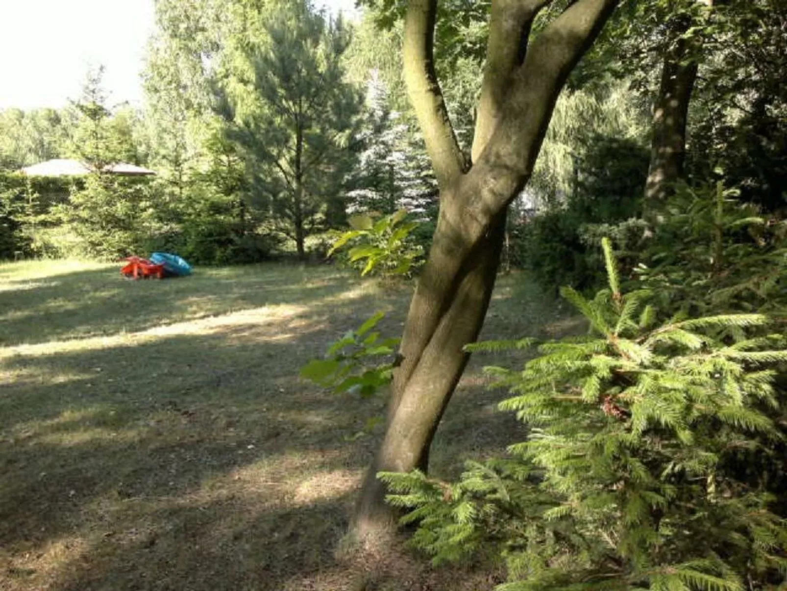 Mit eingezäuntem Grundstück am Wasser