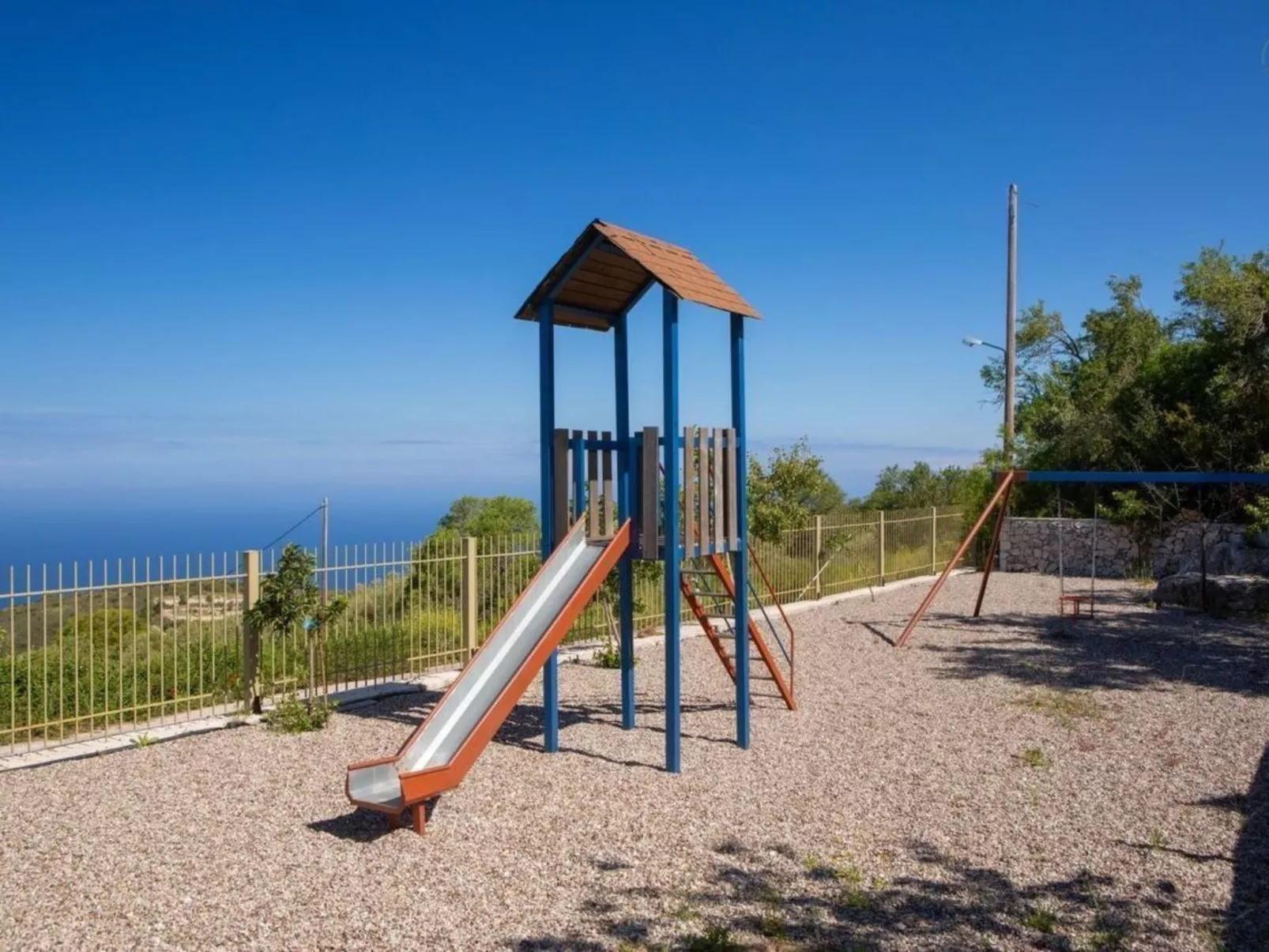 In Apollonii mit privatem Pool und spektakulärer Aussicht