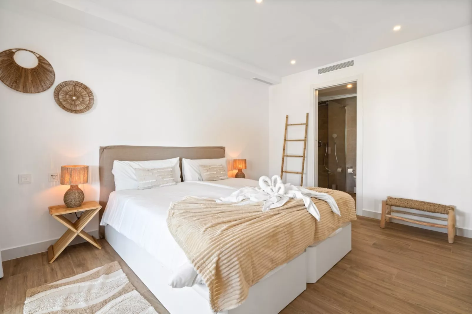 Stylish 1 bed Apartment ALZACABA LAGOON (2006)