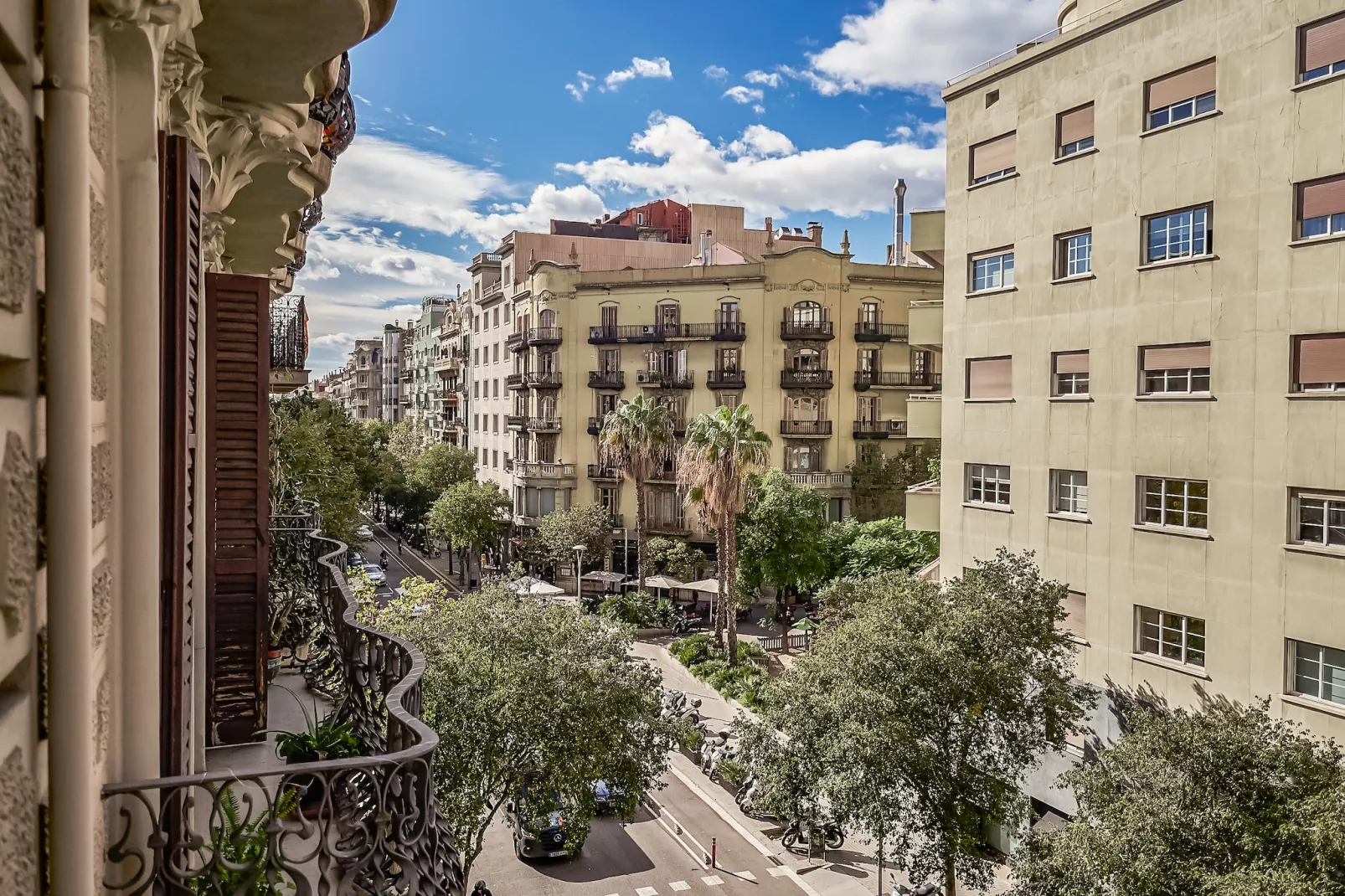 Rambla Paris Apartment - Uitzicht zomer