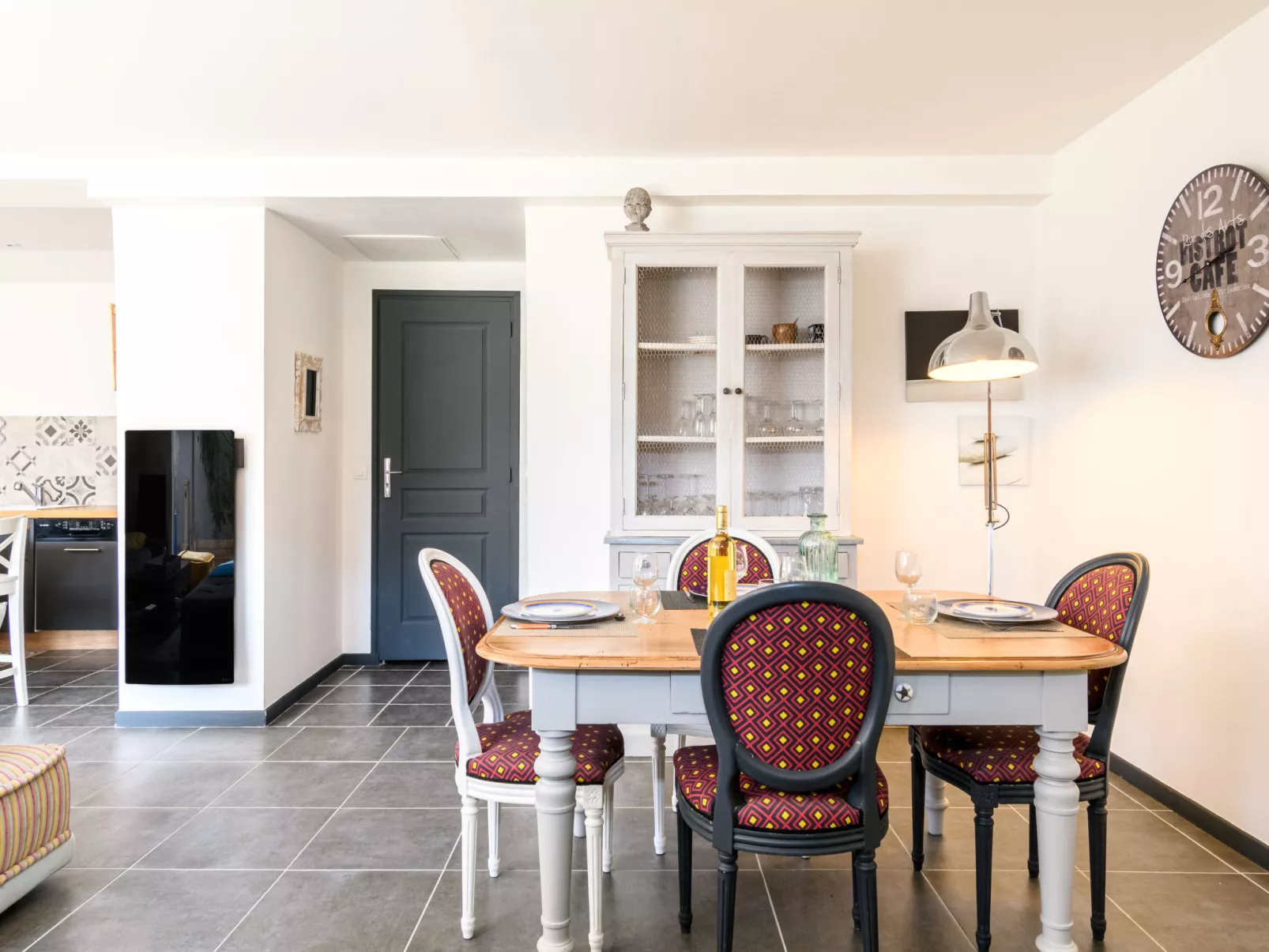 Aimé Bourdier - Binnen