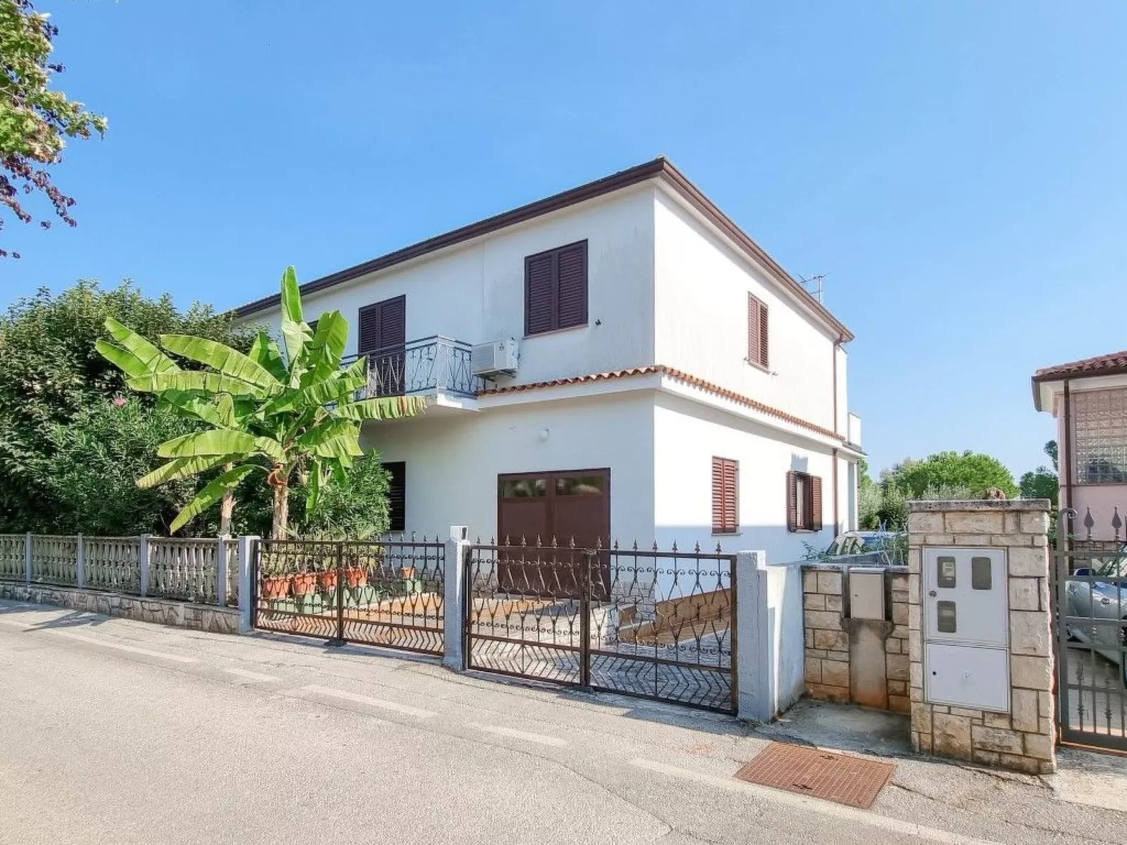 Für 5 Personen ca. 70 m&sup2; in Novigrad, Adriaküste Kroatien (Westküste von I - Buiten