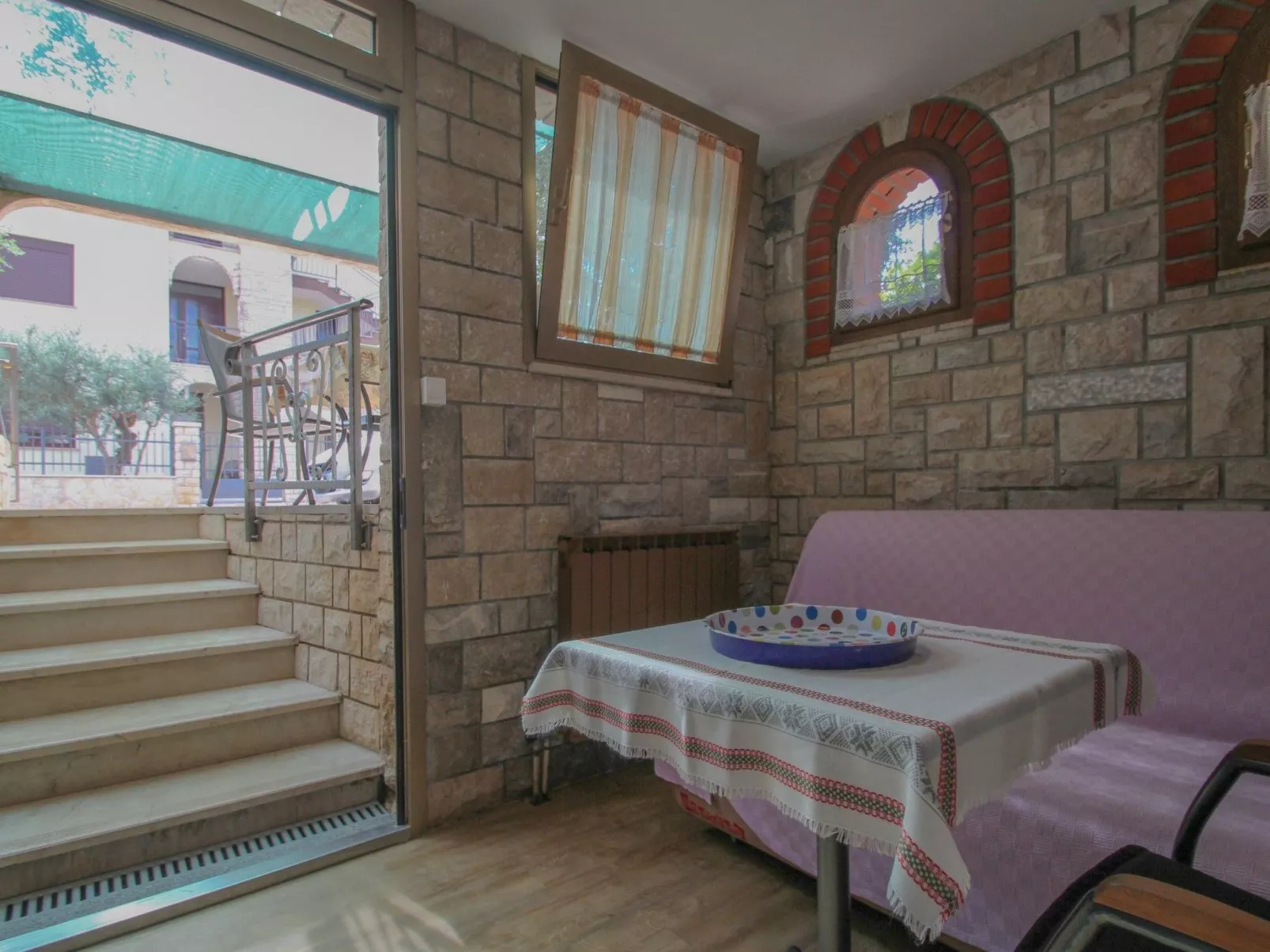 Charmante Ferienwohnung Rafi - Binnen