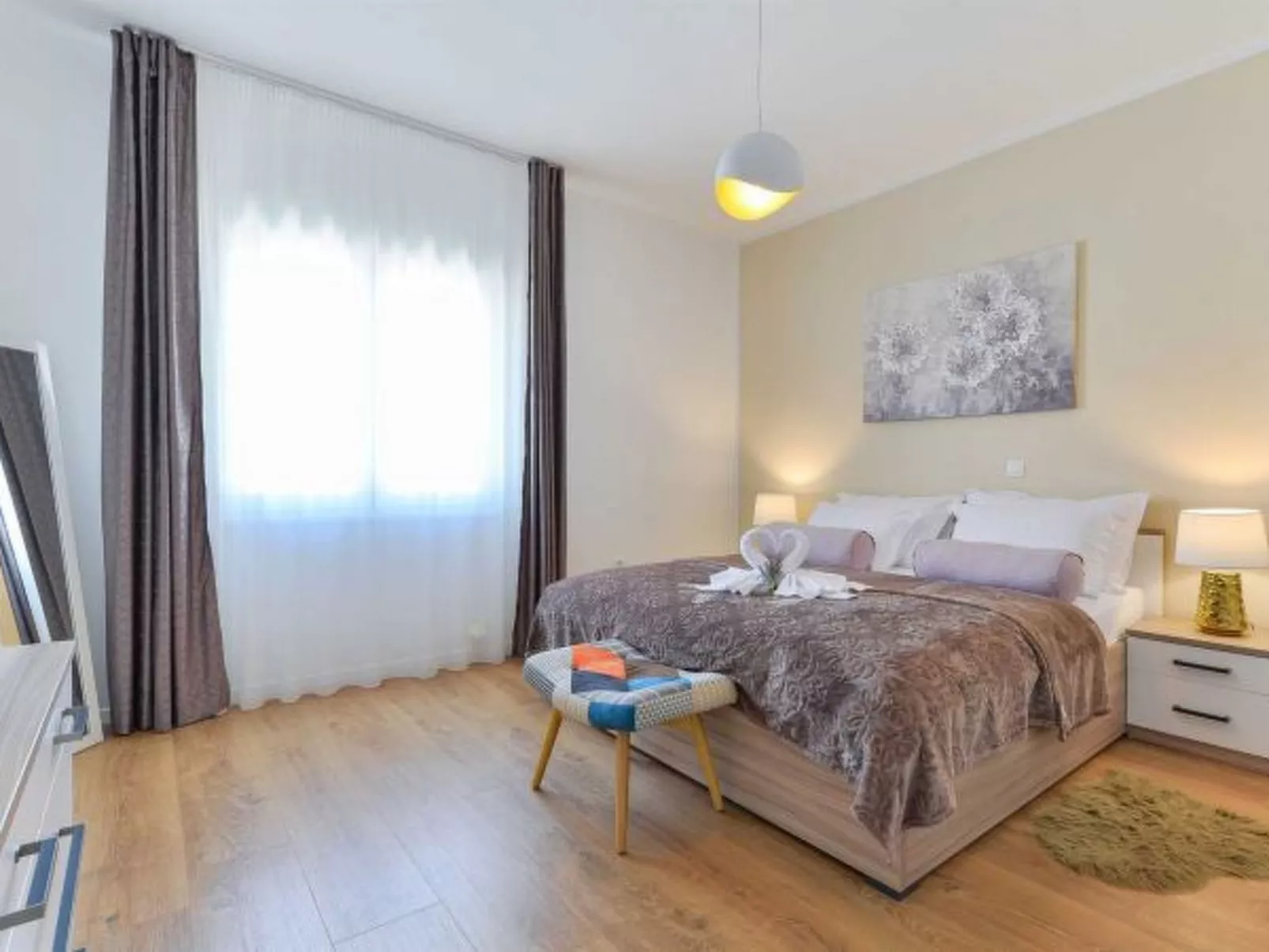 Villa First Hill with heated pool - Image-tags.info