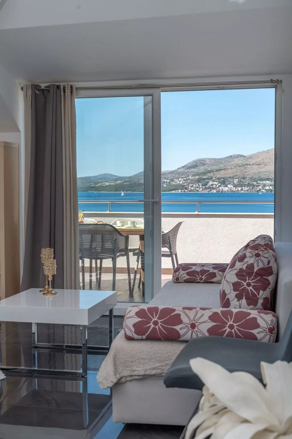 Moderne Ferienwohnung mit Gartennutzung, einem g - Image-tags.info