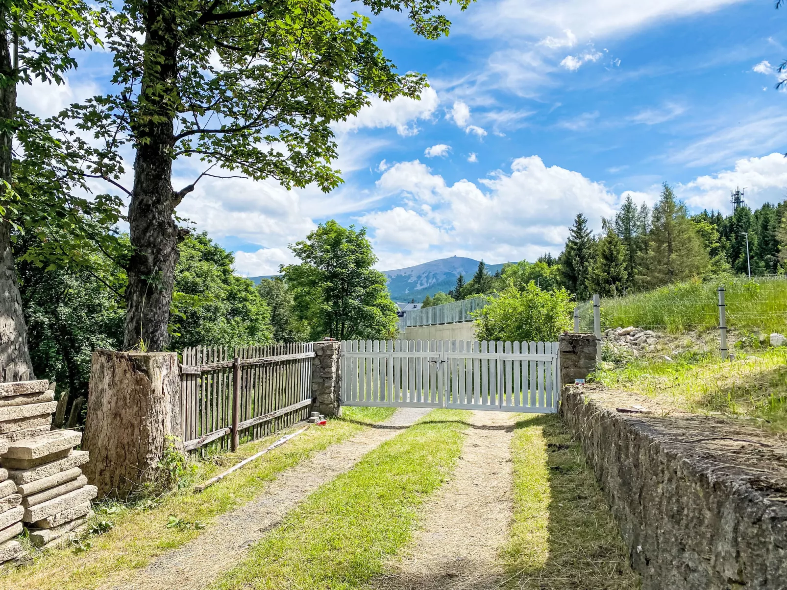 Holiday home in the Giant Mountains - Buiten