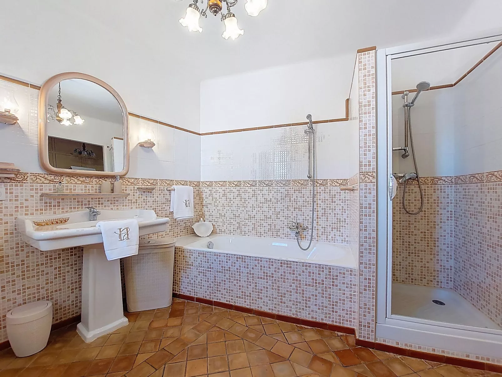 L ancien Hôtel Creste - Binnen