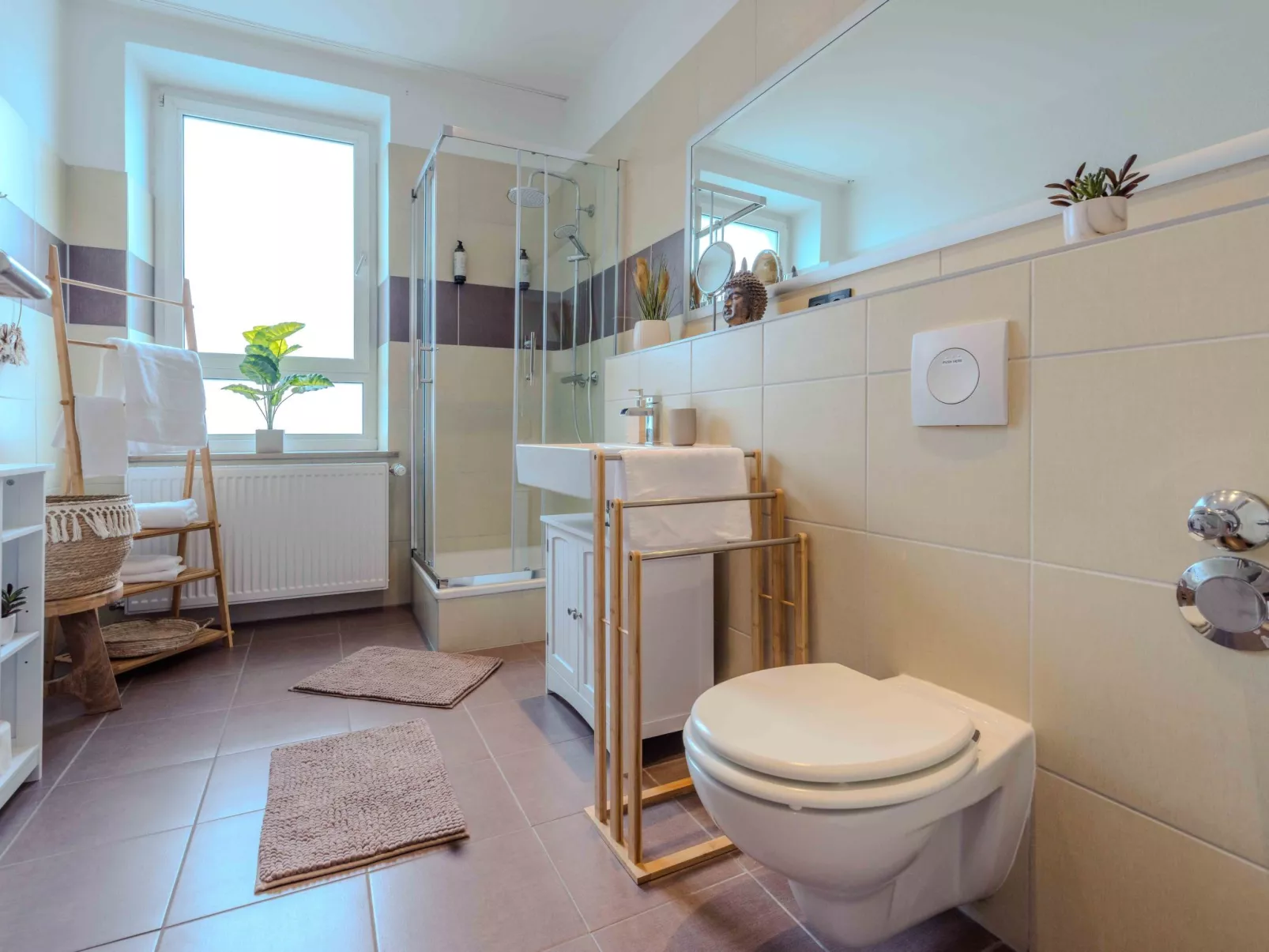 Schiller Apartment im Zentrum von Hof. Küche, Parkplatz, 250MBit Wlan - Binnen