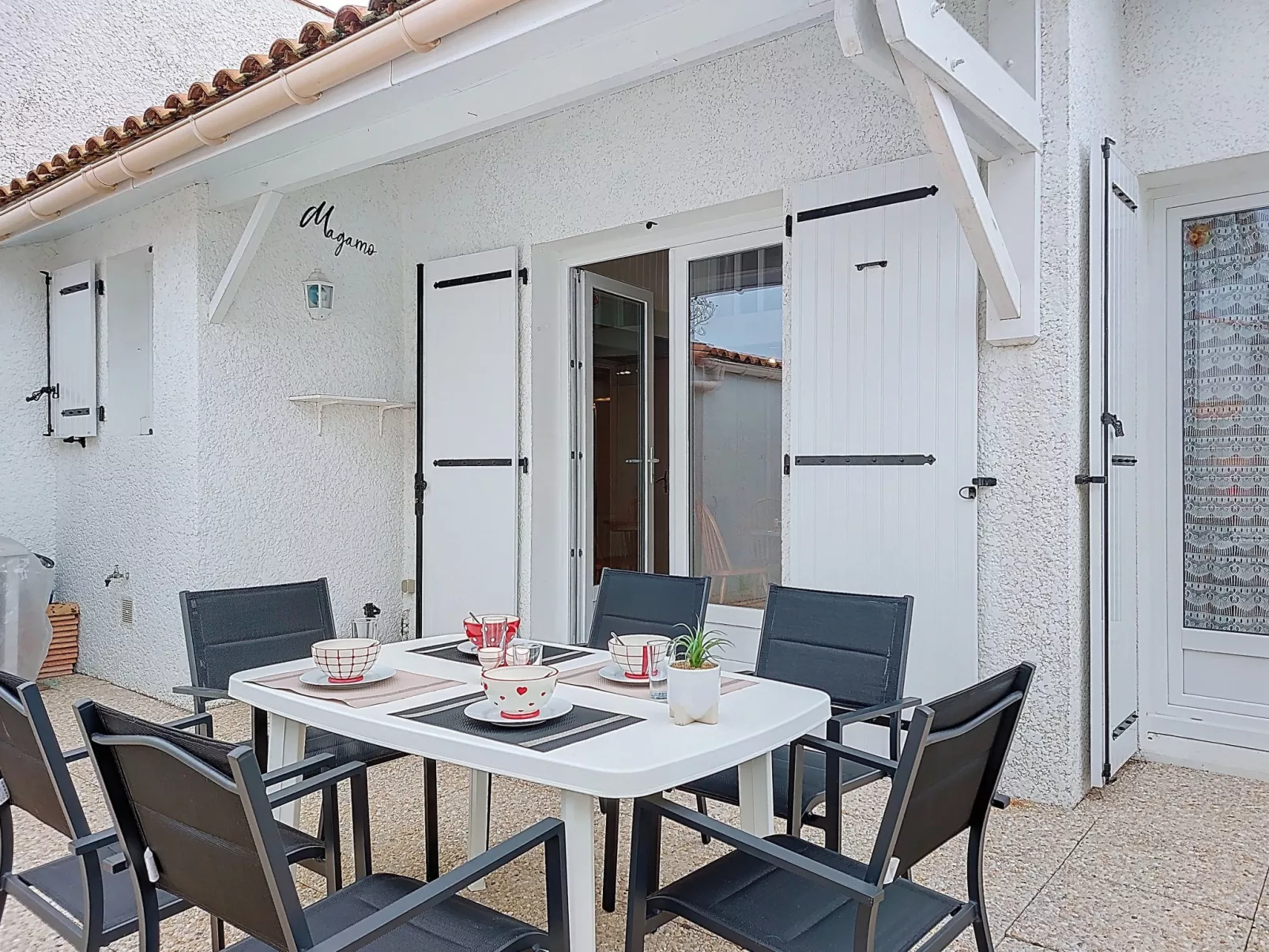 Les Palmyriennes - Buiten