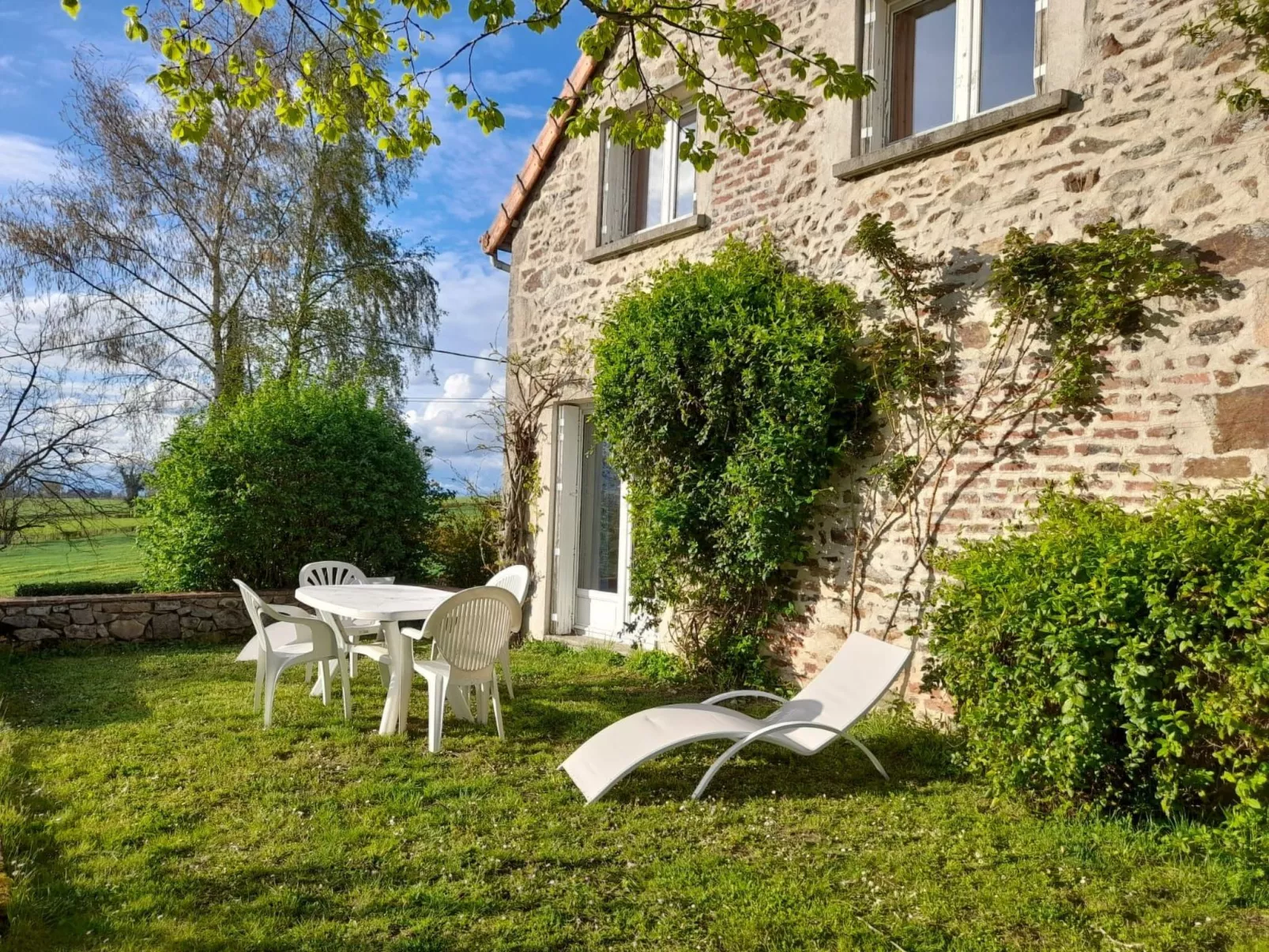 Charmantes Haus in der Auvergne - Image-tags.info