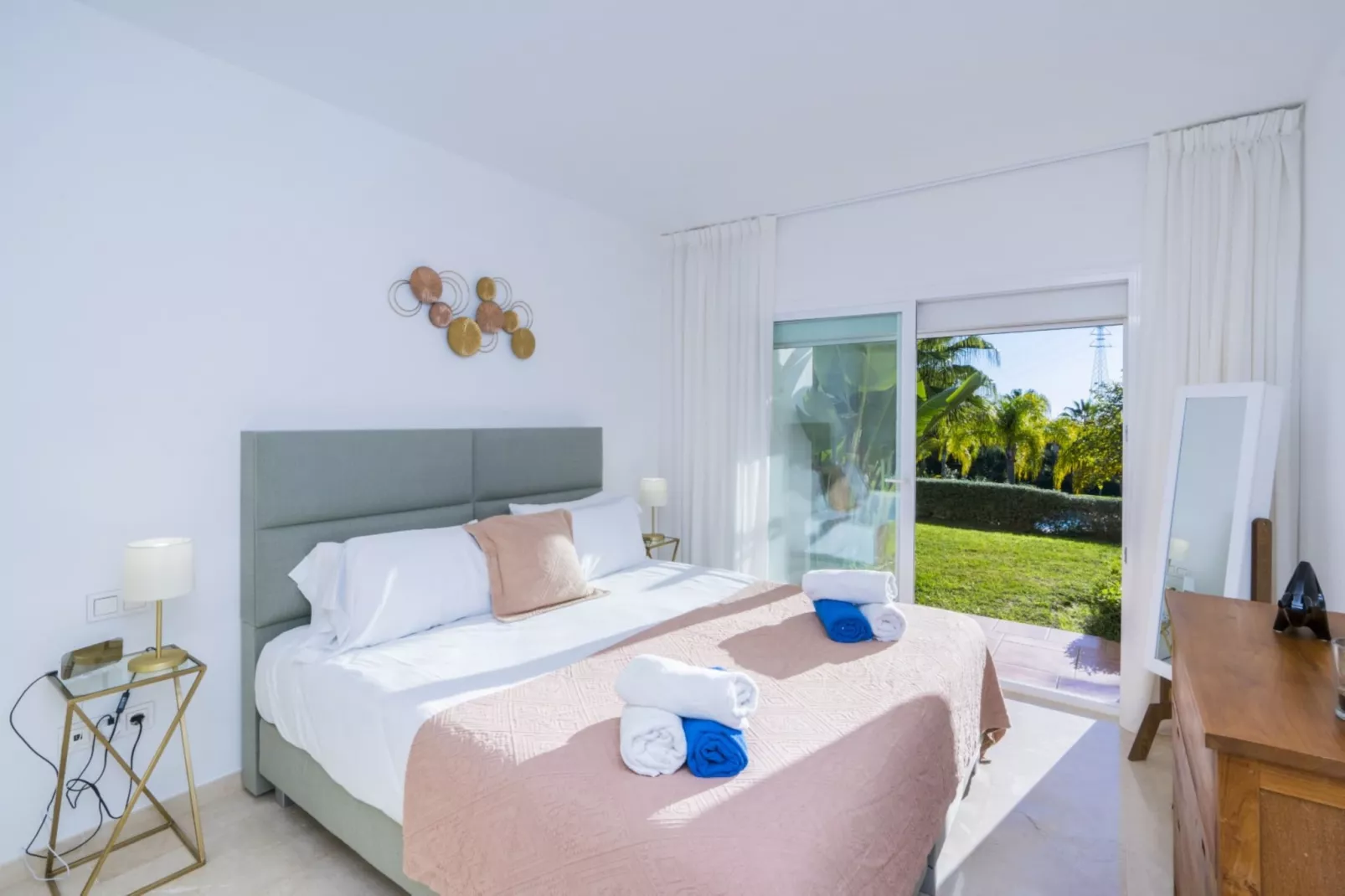 Stylish 2-Bed Apartment | Alcazaba Lagoon (303) - Slaapkamer