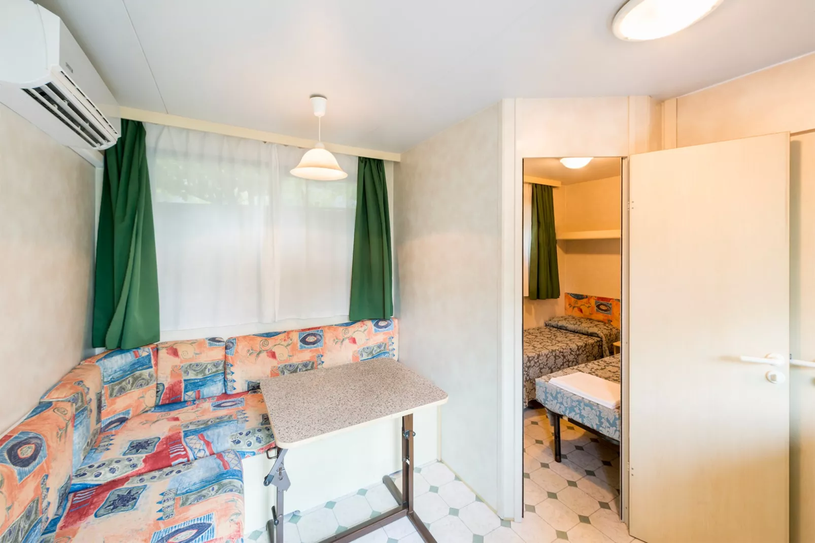 Camping Toscolano - MH Standard Plus 8X3 - Woonkamer