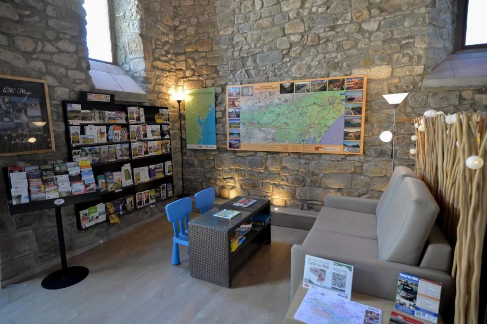 Résidence du Château de Jouarres - Azille // Apt Mezzanine 4 pers - Woonkamer