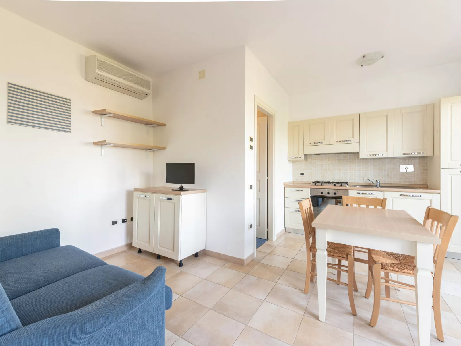 Aba Village - Binnen