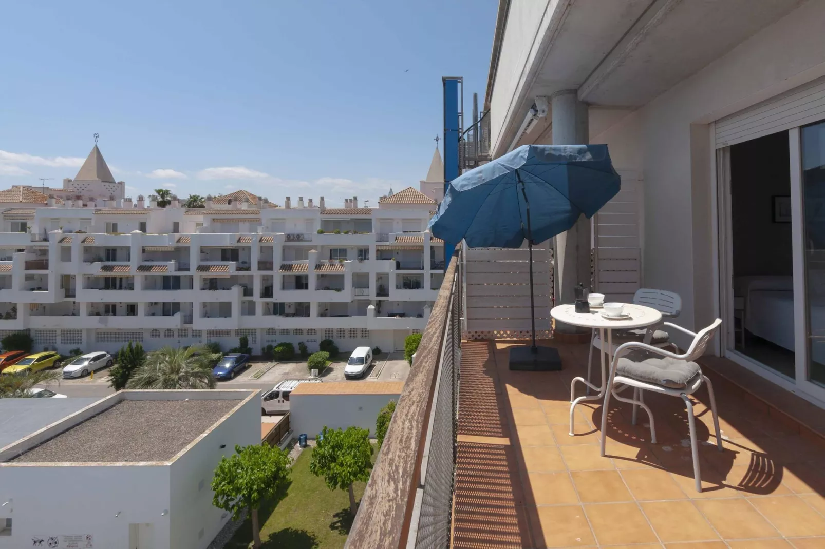 1235 BLAUMARINA con piscina - Terrasbalkon