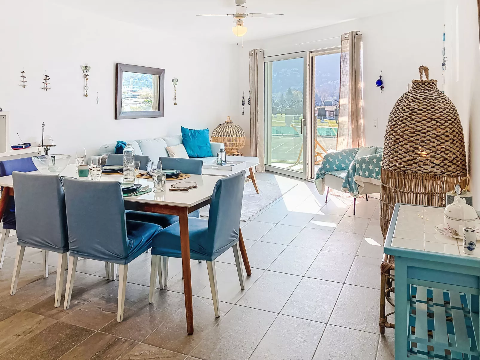 Les Perles du Lac - Binnen