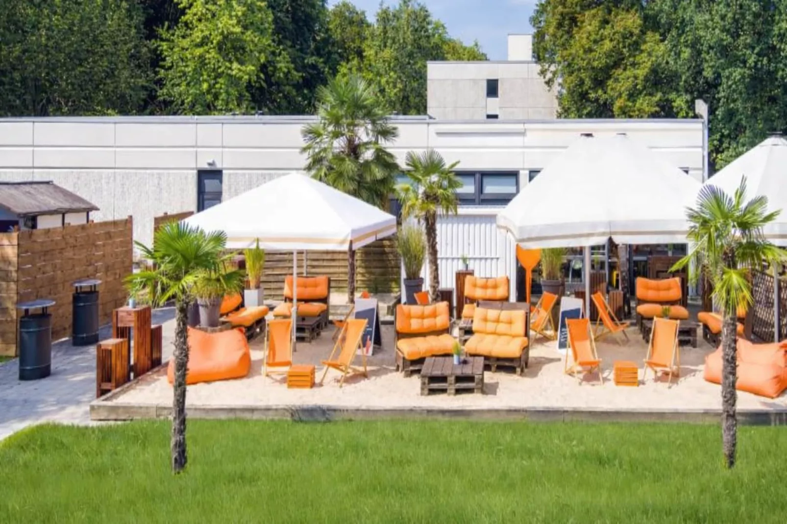 Mercure Hotel - Superior King Room - Buitenkant zomer