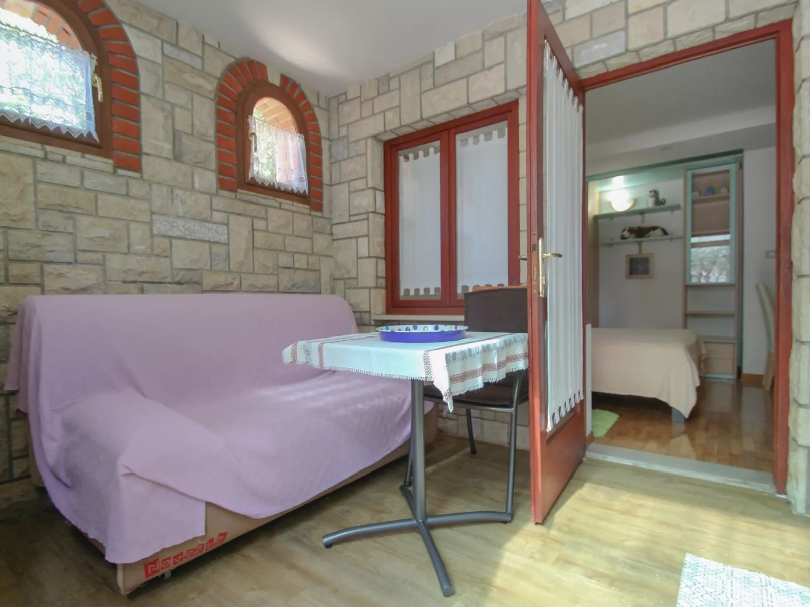 Charmante Ferienwohnung Rafi - Binnen