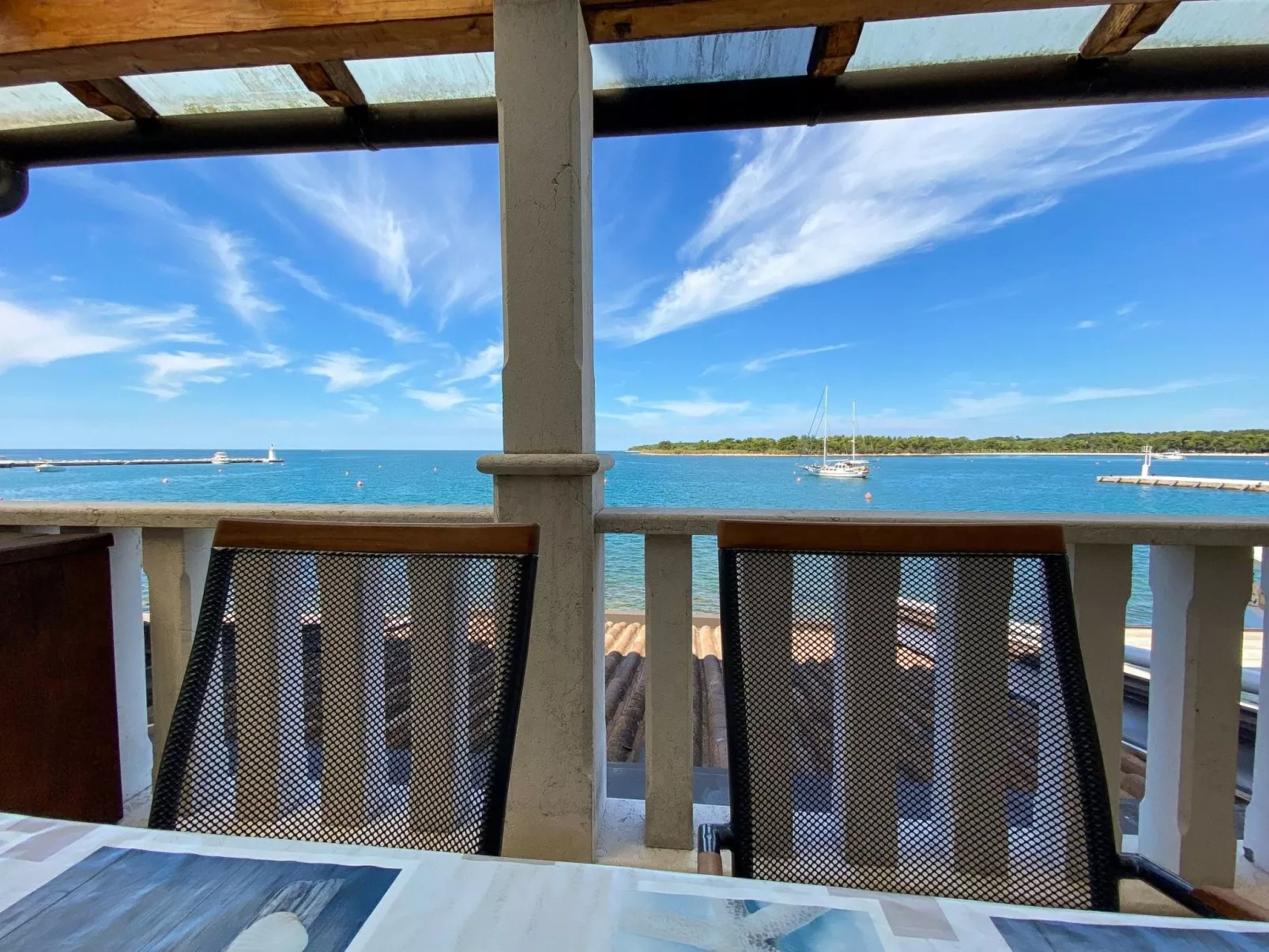 Für 4 Personen ca. 30 m&sup2; in Novigrad, Adriaküste Kroatien (Westküste von I - Buiten