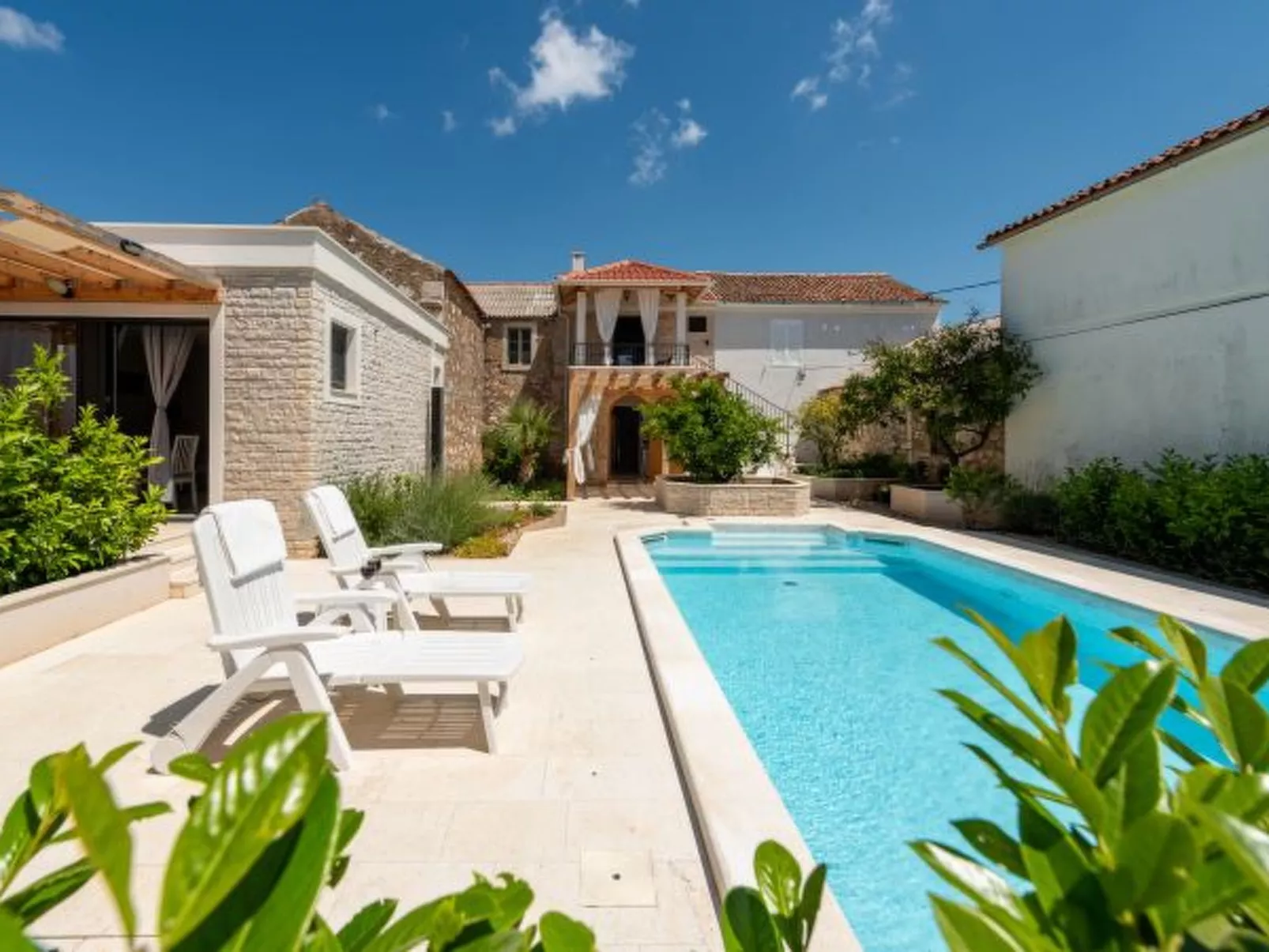 Apartment Varos 2+1 with shared pool - Image-tags.info