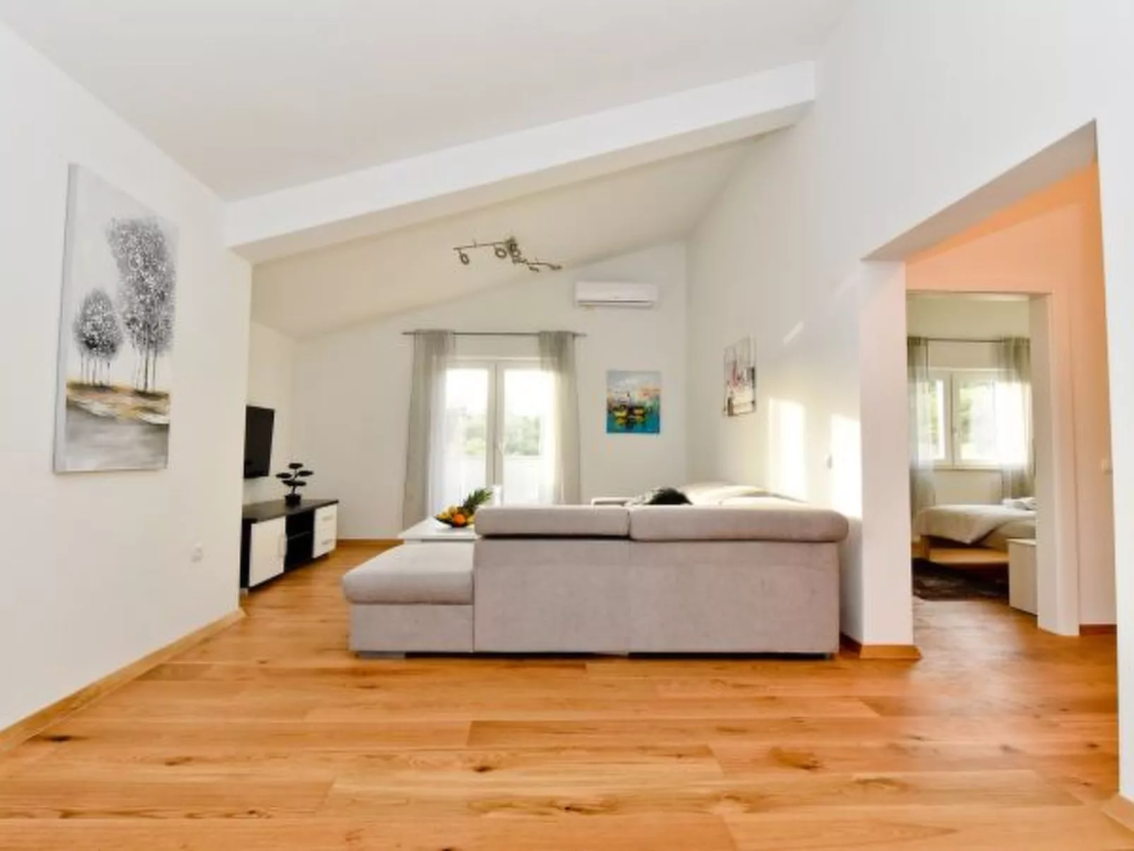 Villa Pinia with pool, Zadar - Image-tags.info