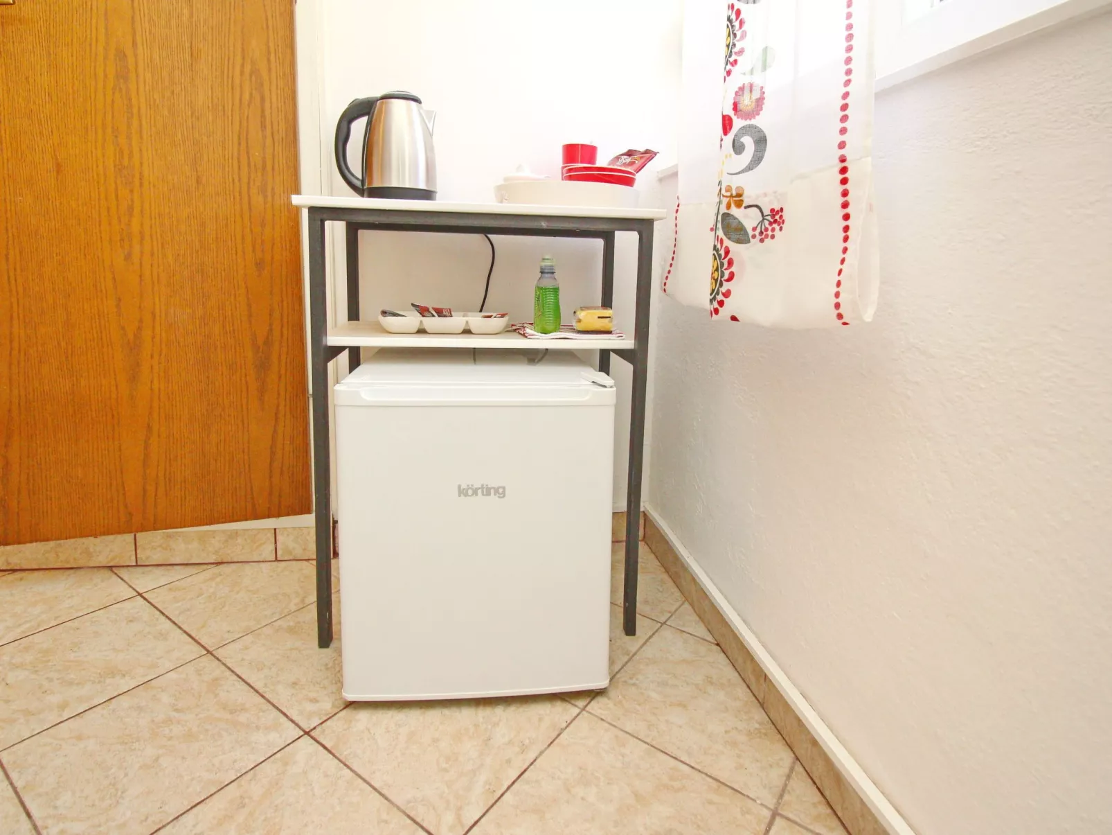 Doppelzimmer max. 2 Personen, 12 m² , 1 Schlafzimmer mit Doppelbett, klimatisie - Binnen