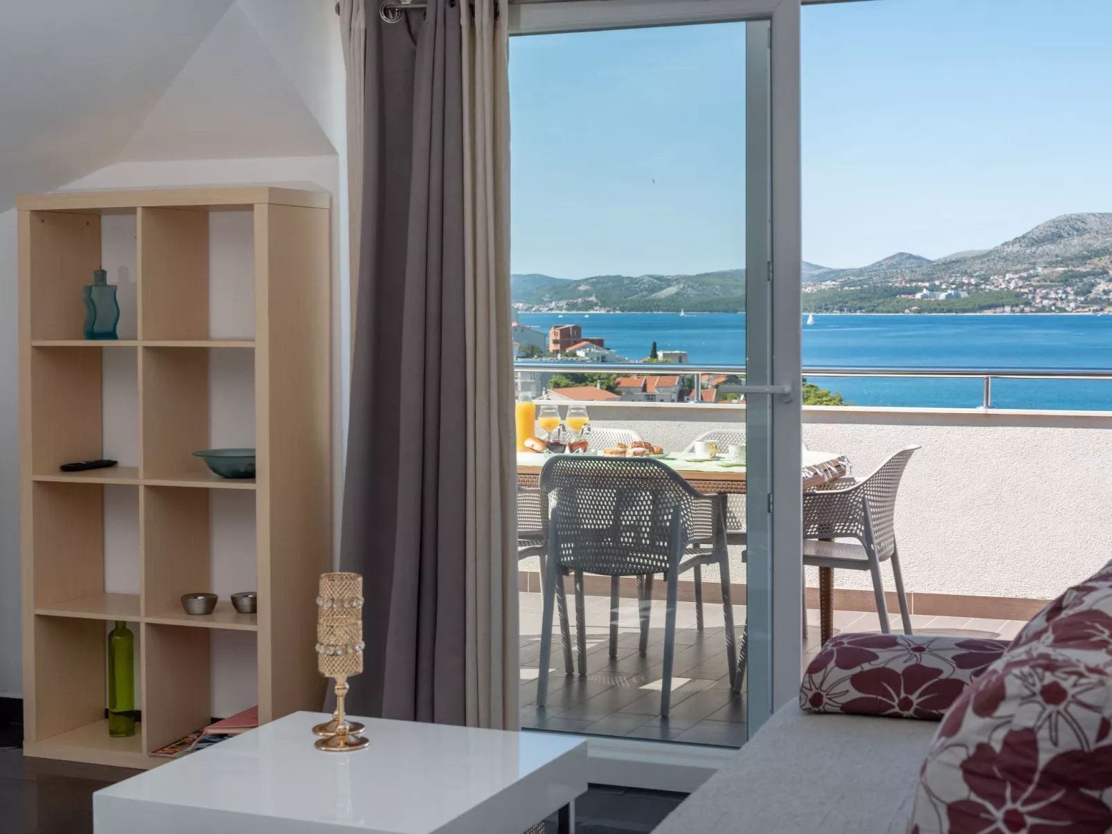 Moderne Ferienwohnung mit Gartennutzung, einem g - Image-tags.info