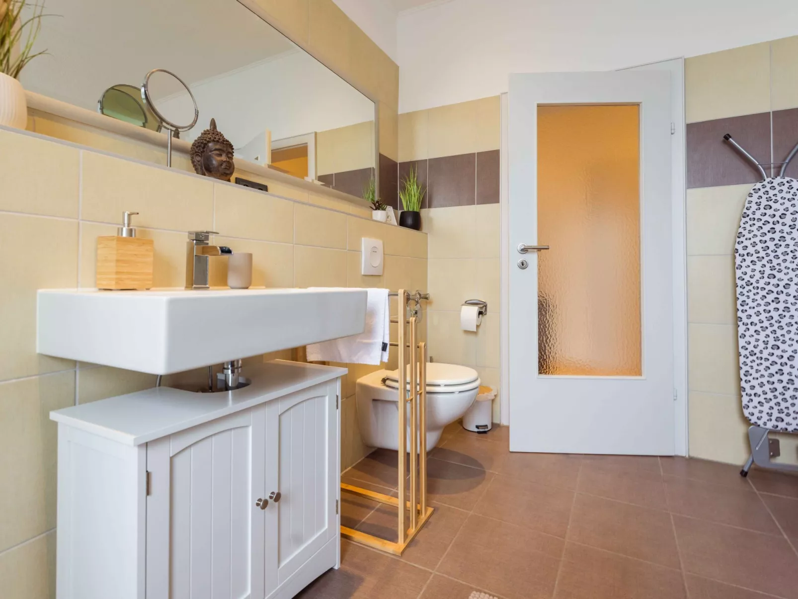 Schiller Apartment im Zentrum von Hof. Küche, Parkplatz, 250MBit Wlan - Binnen